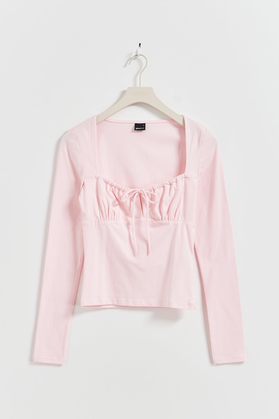 Tie top