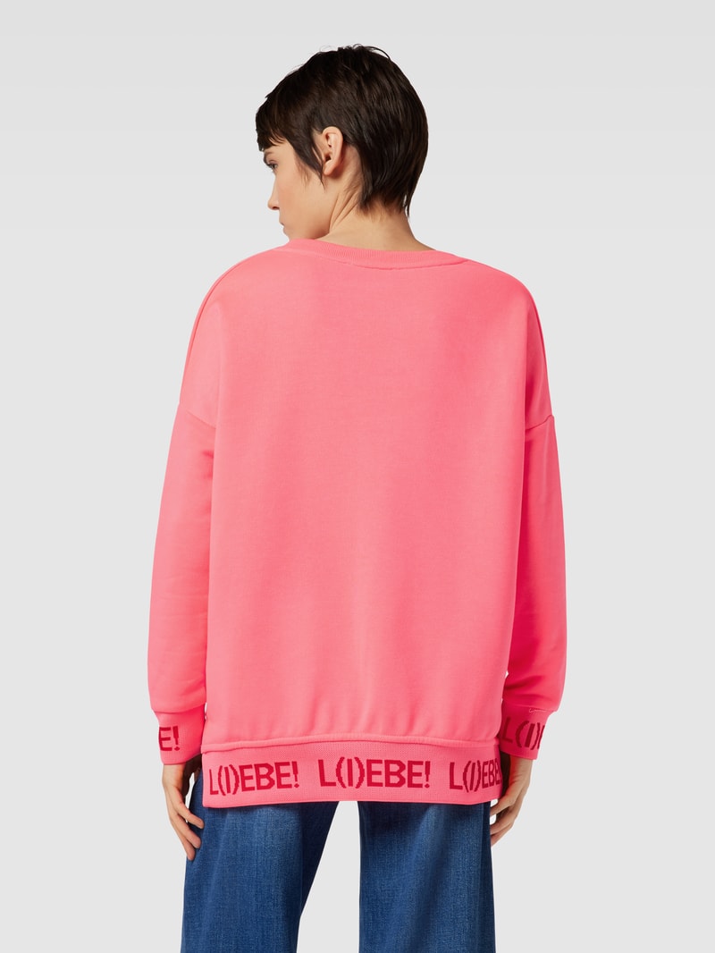 Sweatshirt mit V-Ausschnitt Modell 'L(I)EBE!' in pink