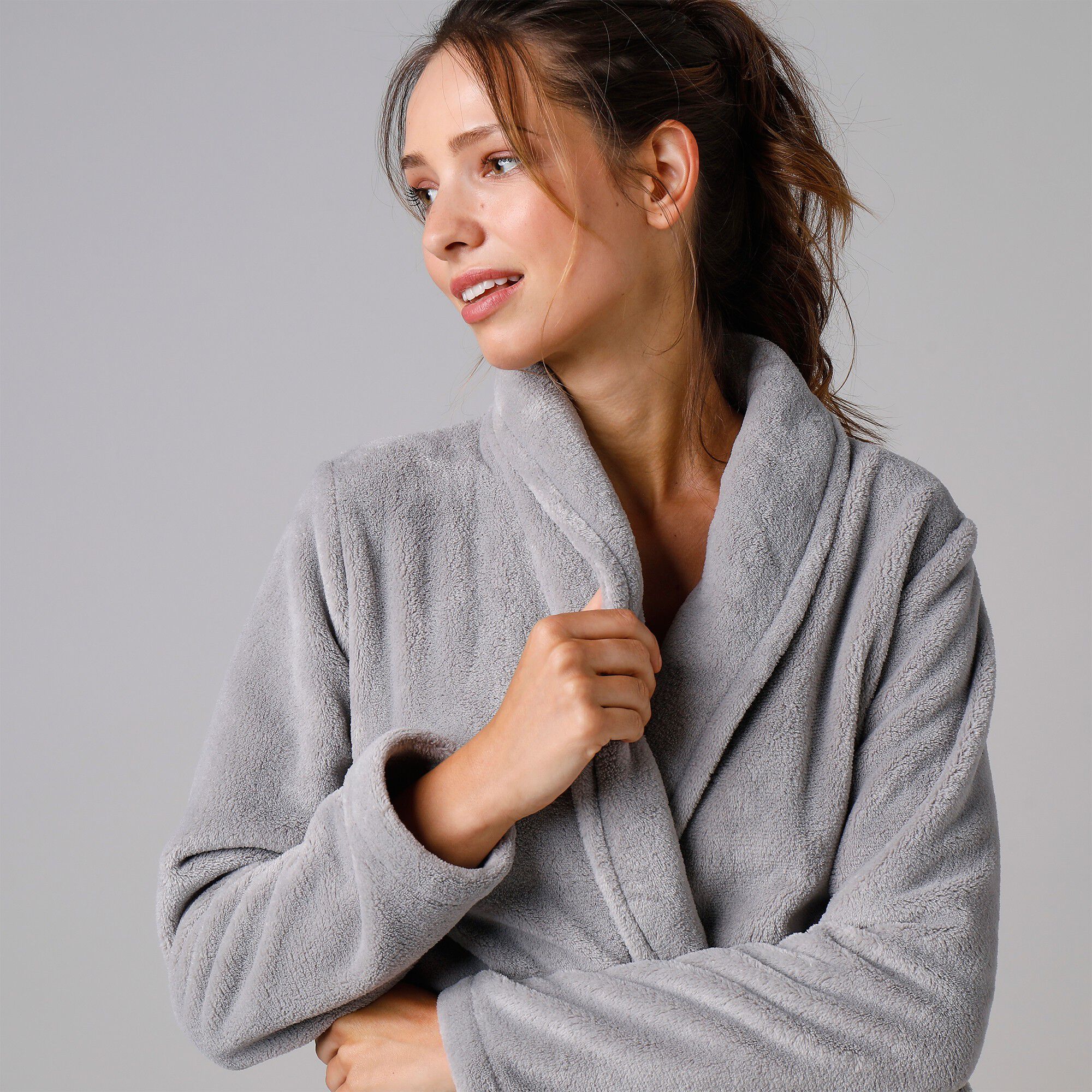Peignoir manches longues polaire uni toucher peluche longueur 92 cm