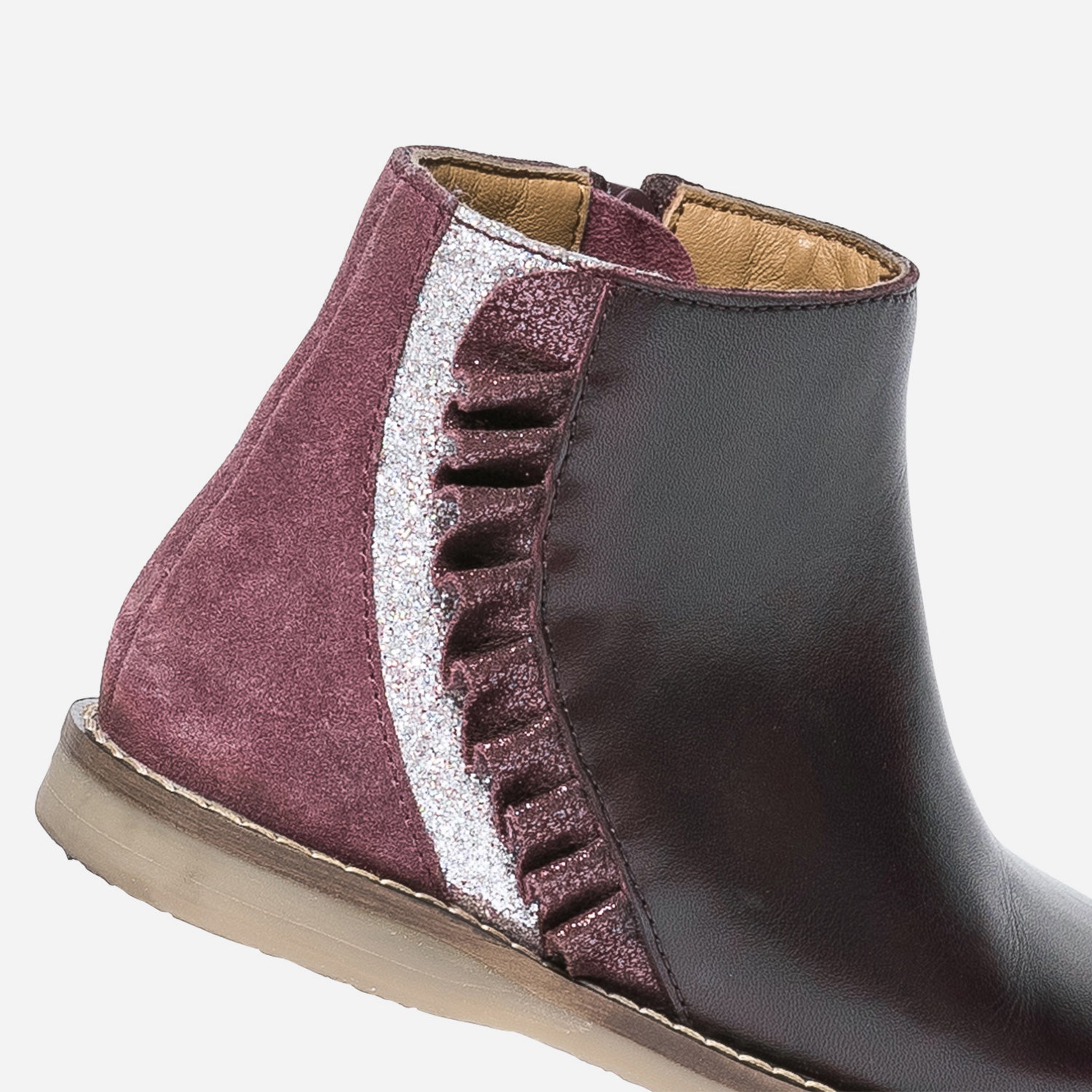 Boots prune en cuir à volant