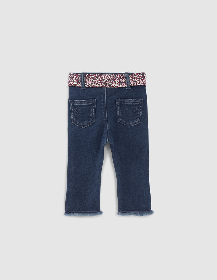 Jean bleu bas frangés et ceinture-foulard bébé fille