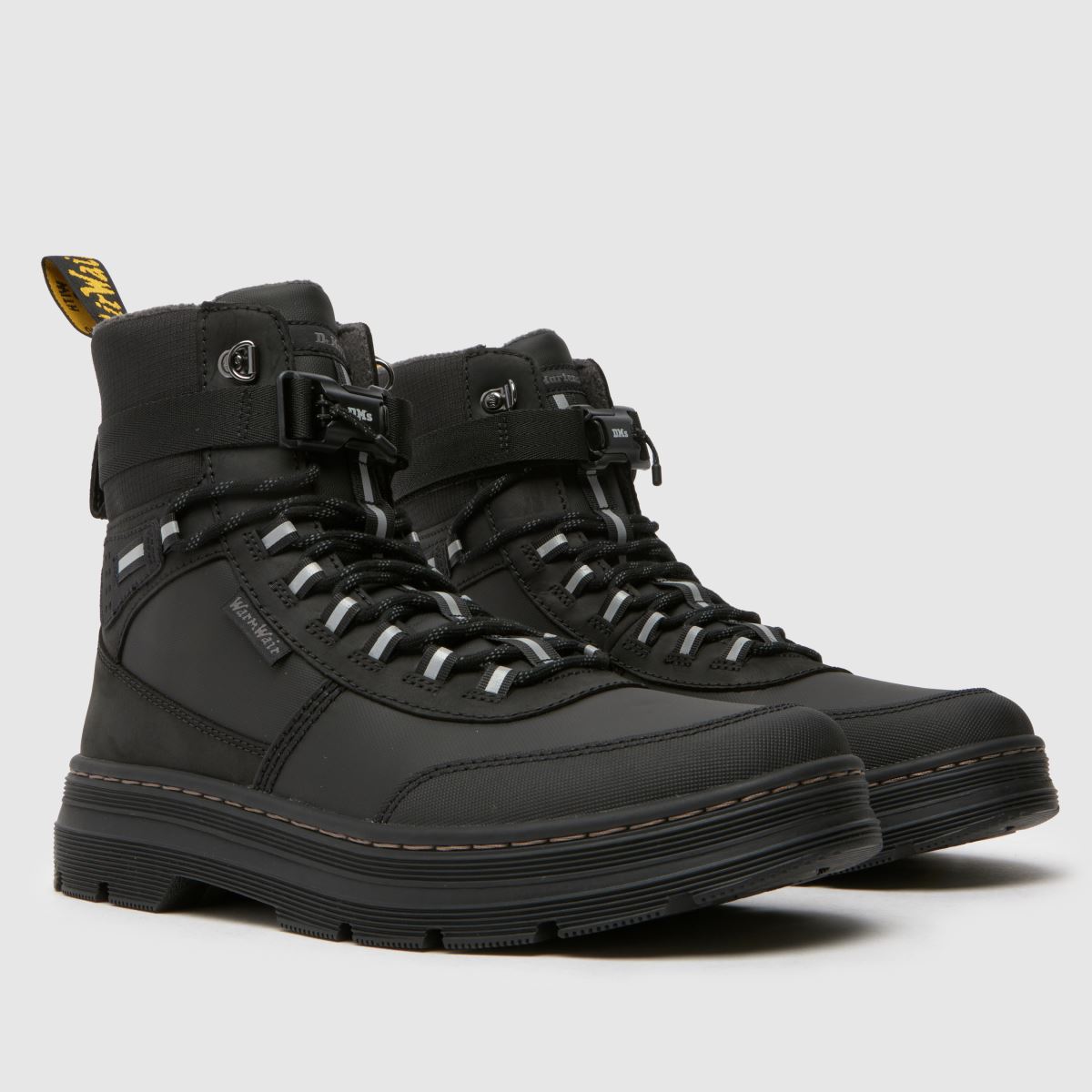 Dr Martens – Svarta, extrema vinterstövlar med combs tech-mönster