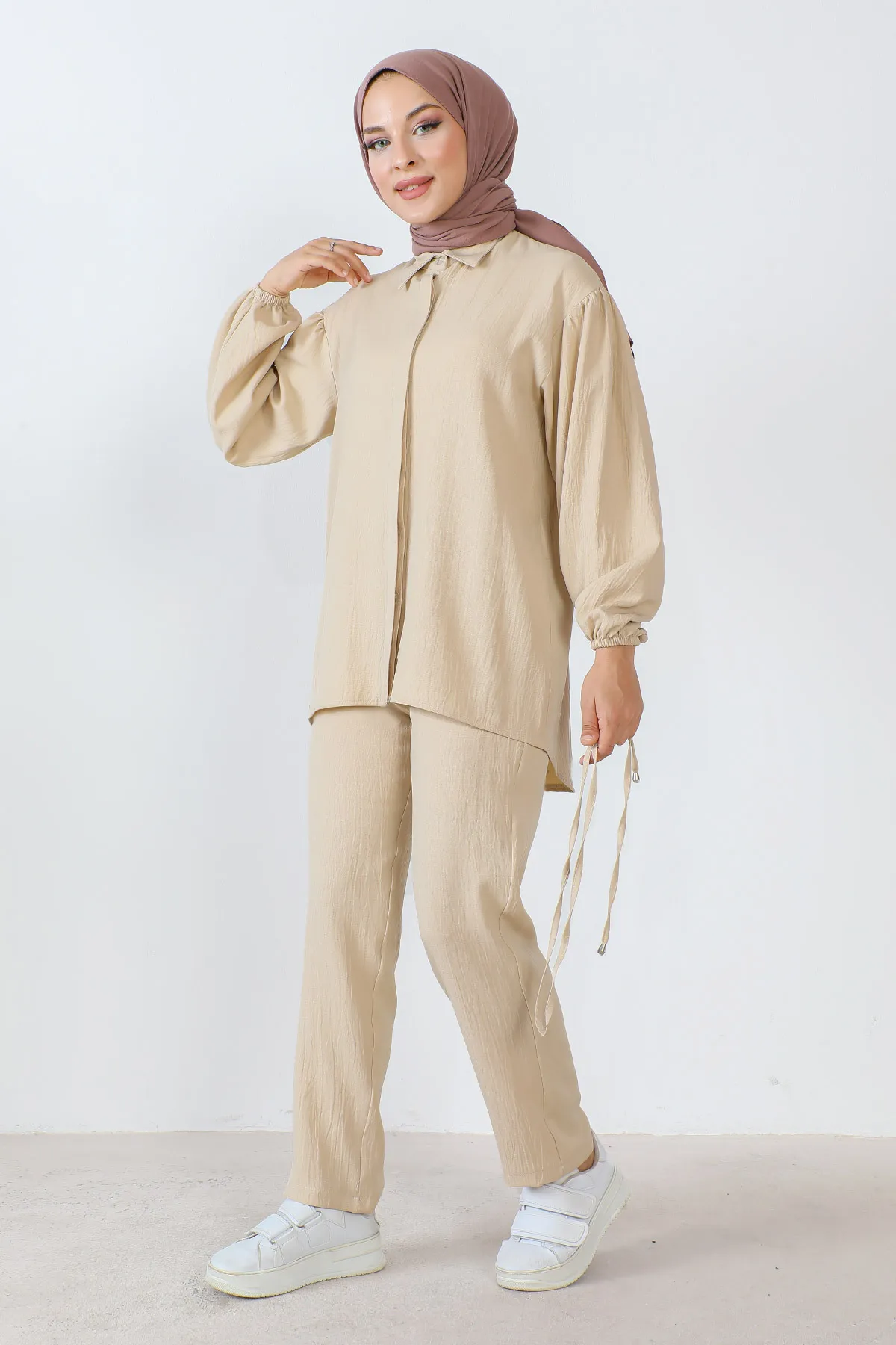 Tesettür Dünyası  Taillenseil-detaillierter Doppelanzug TSD230922 Beige