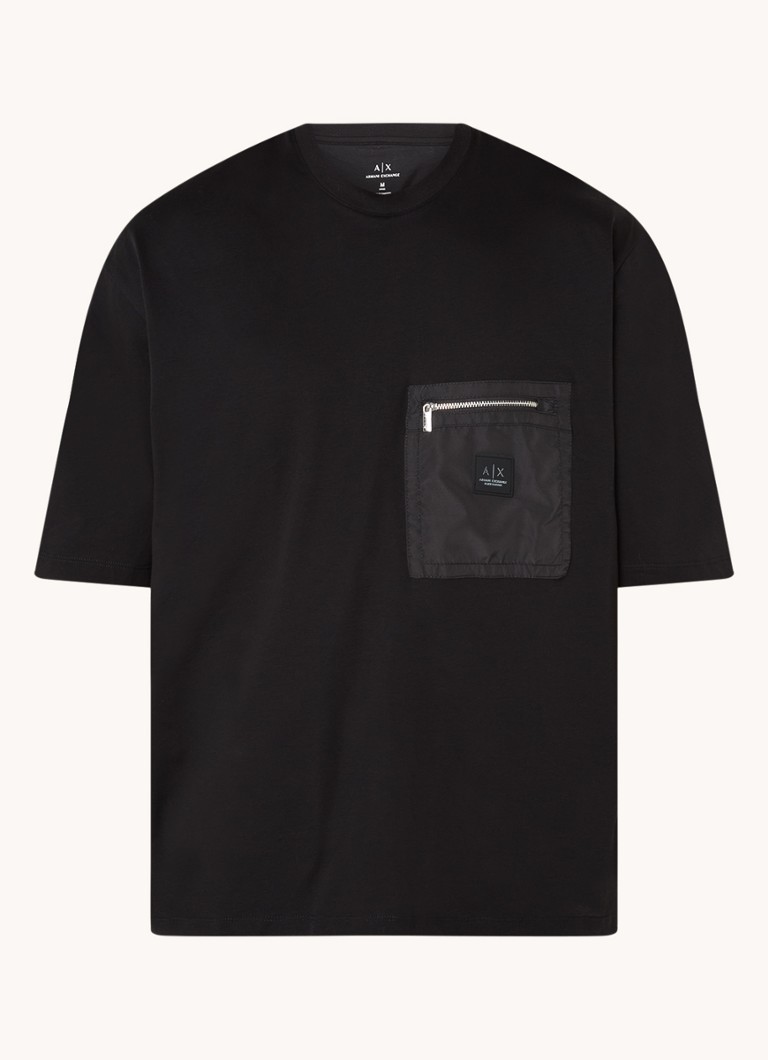 Armani Exchange T-krekls ar krūšu kabatu un logotipu