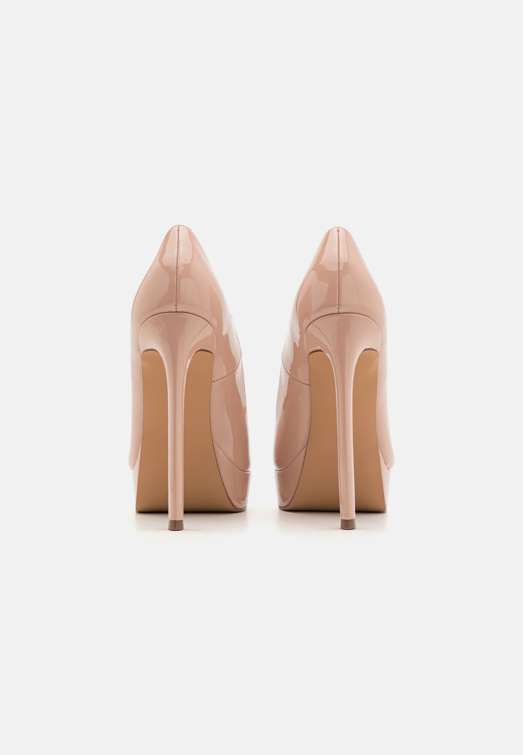 Zapatos de plataforma pares e impares