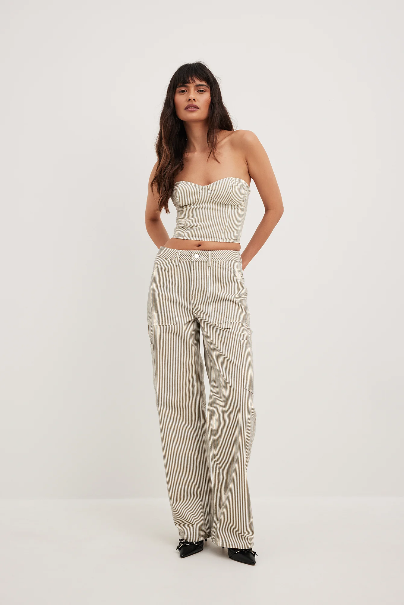 Cargo-Jeans mit weiten Beinen
