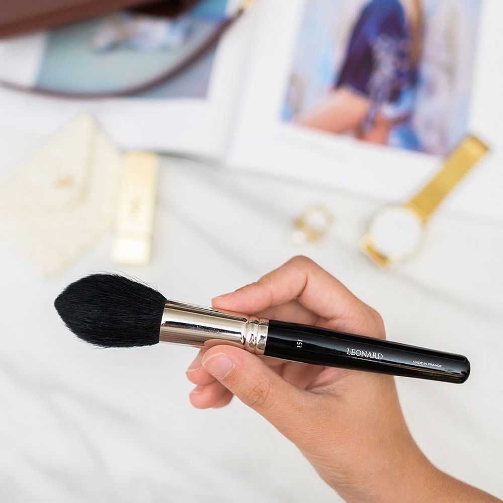 Leonard Brushes Spids Pudderbørste Nr. 151