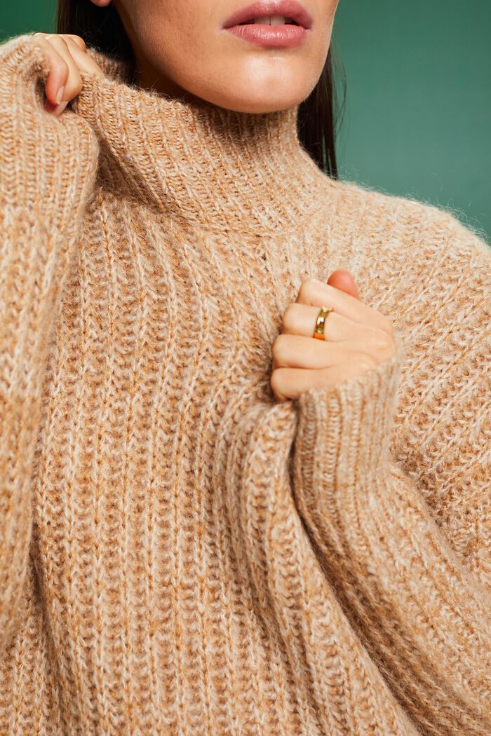 Grobstrick-Pullover mit Stehkragen