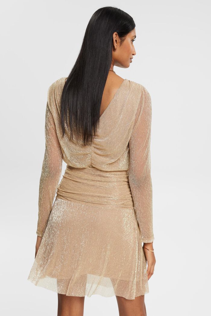 Glitzerndes Meshkleid mit drapierter Taille