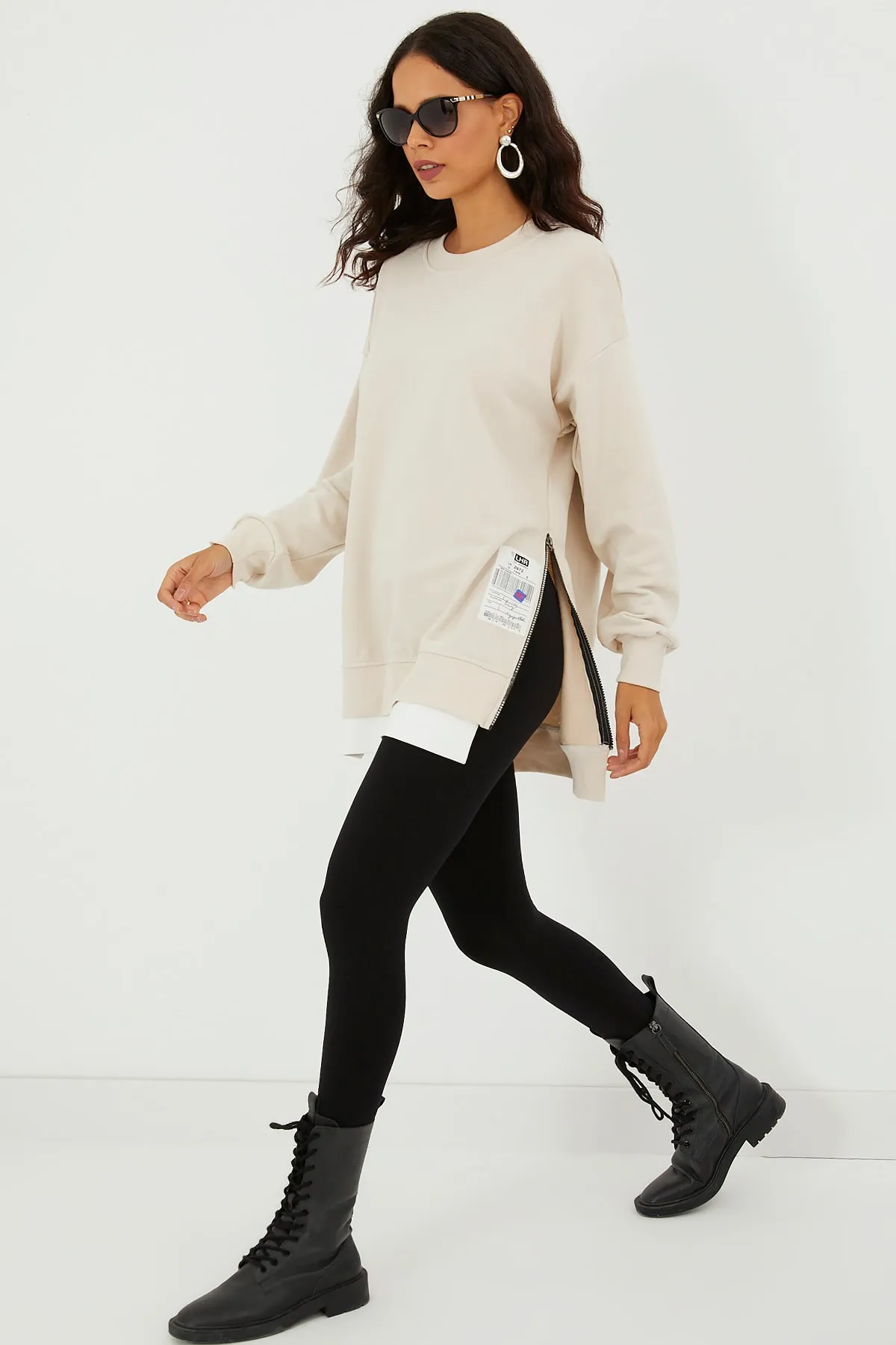 Cool & Sexy  Ecrufarbenes Oversize-Sweatshirt mit seitlichem Reißverschluss für Damen BK231095