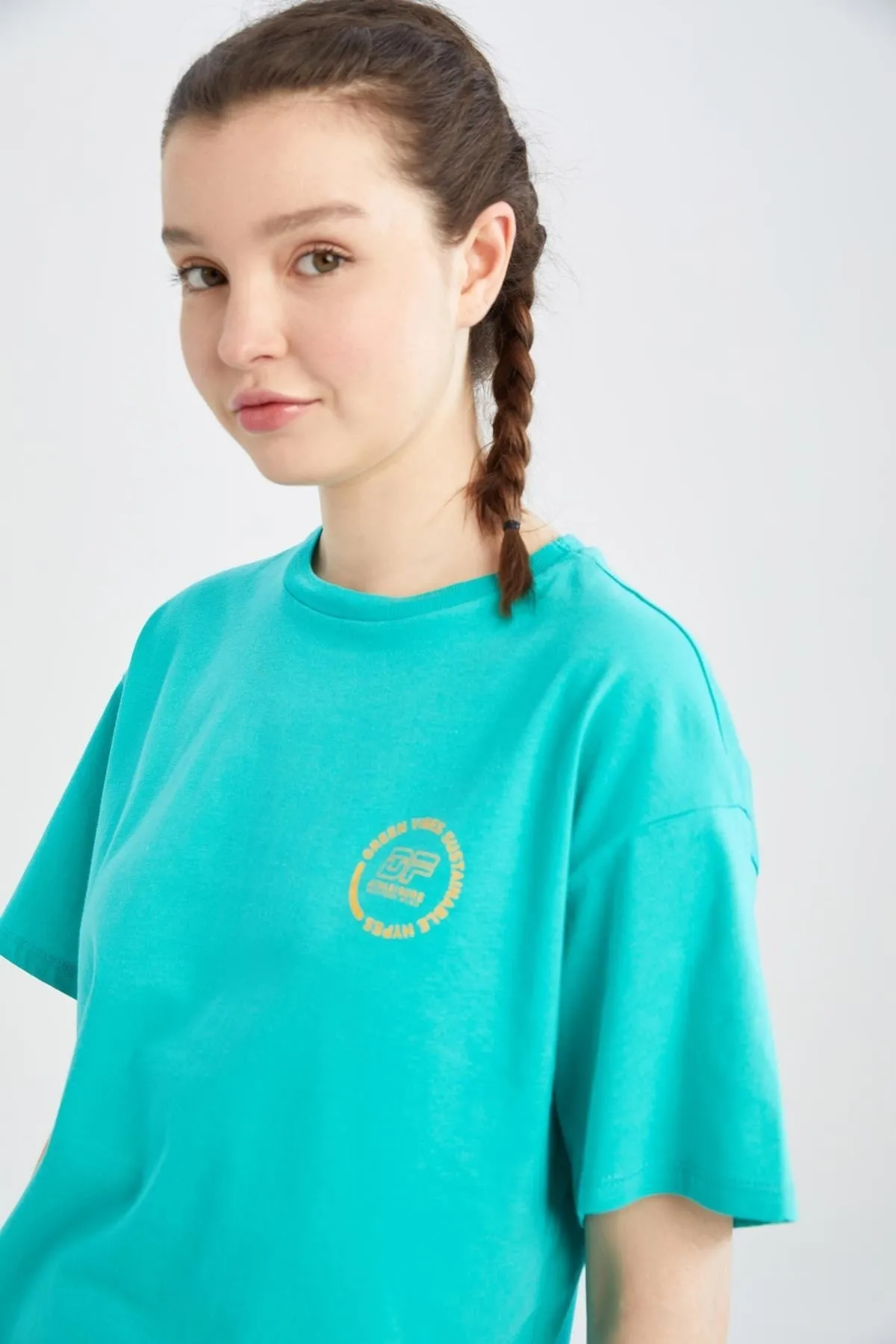 DeFacto  Passform: Oversize-Fit-T-Shirt mit Rundhalsausschnitt und kurzen Ärmeln aus 100 % Baumwolle