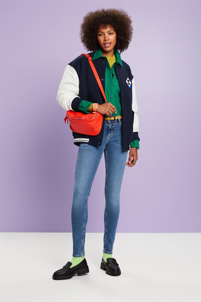 Skinny Jeans mit mittlerer Bundhöhe