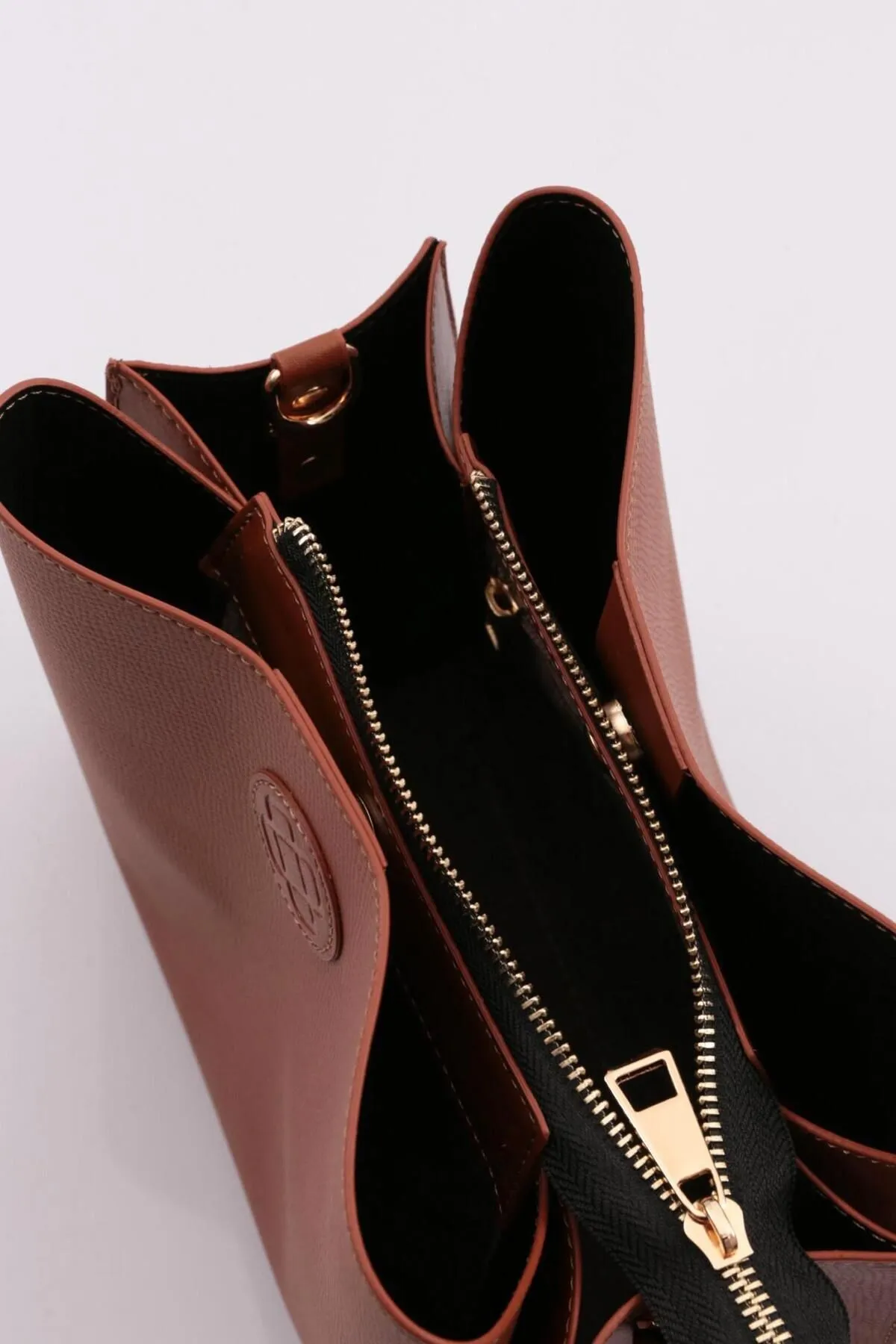 DGN  Taba Matte Elevator-Tasche für Damen - Modell 028