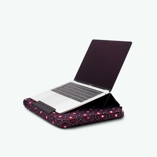 Hong Kong Central 15/16 inch Raspberry Laptop Sleeve