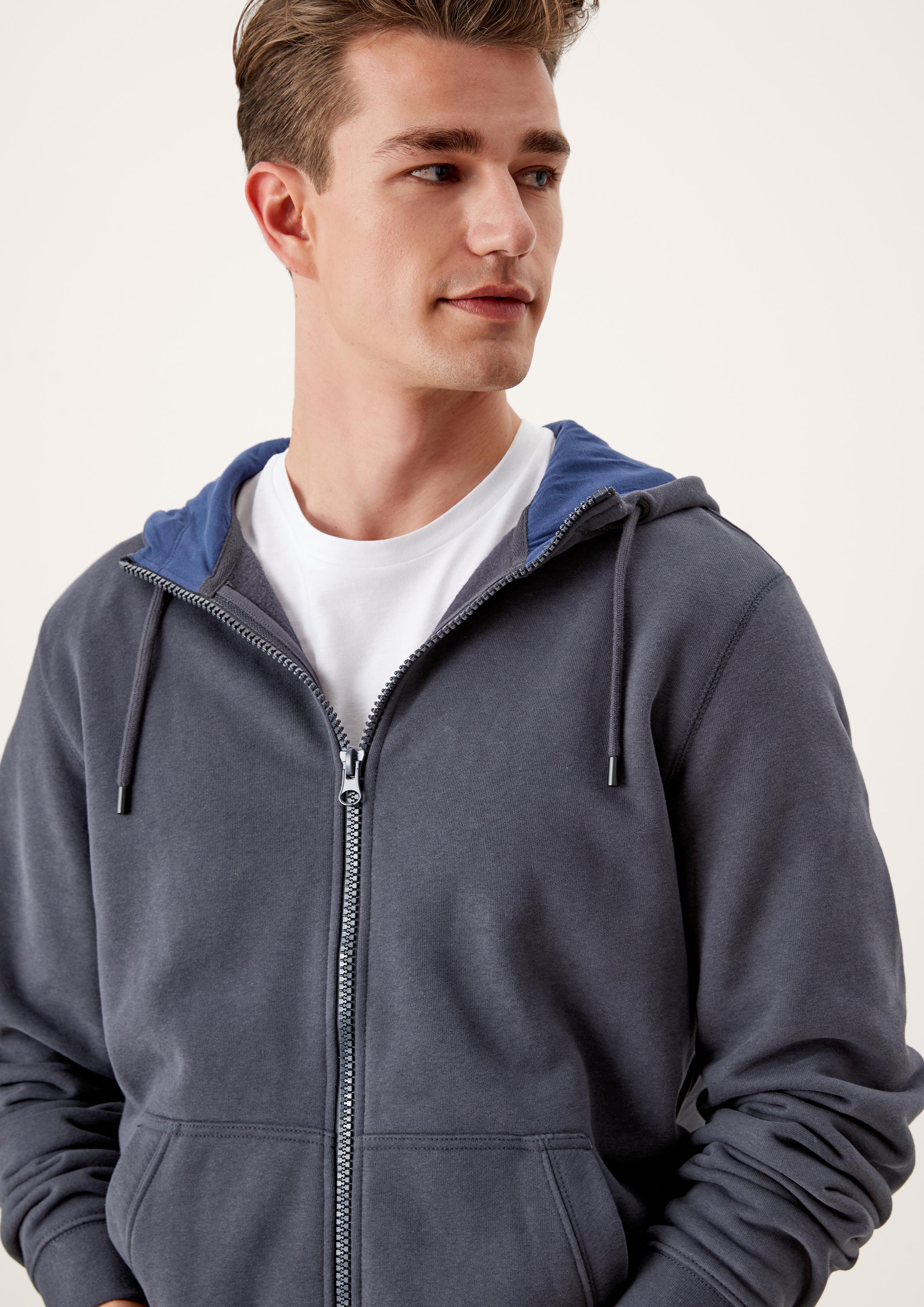 Sweatjacke mit Kapuze  03.899.43.3653-5910