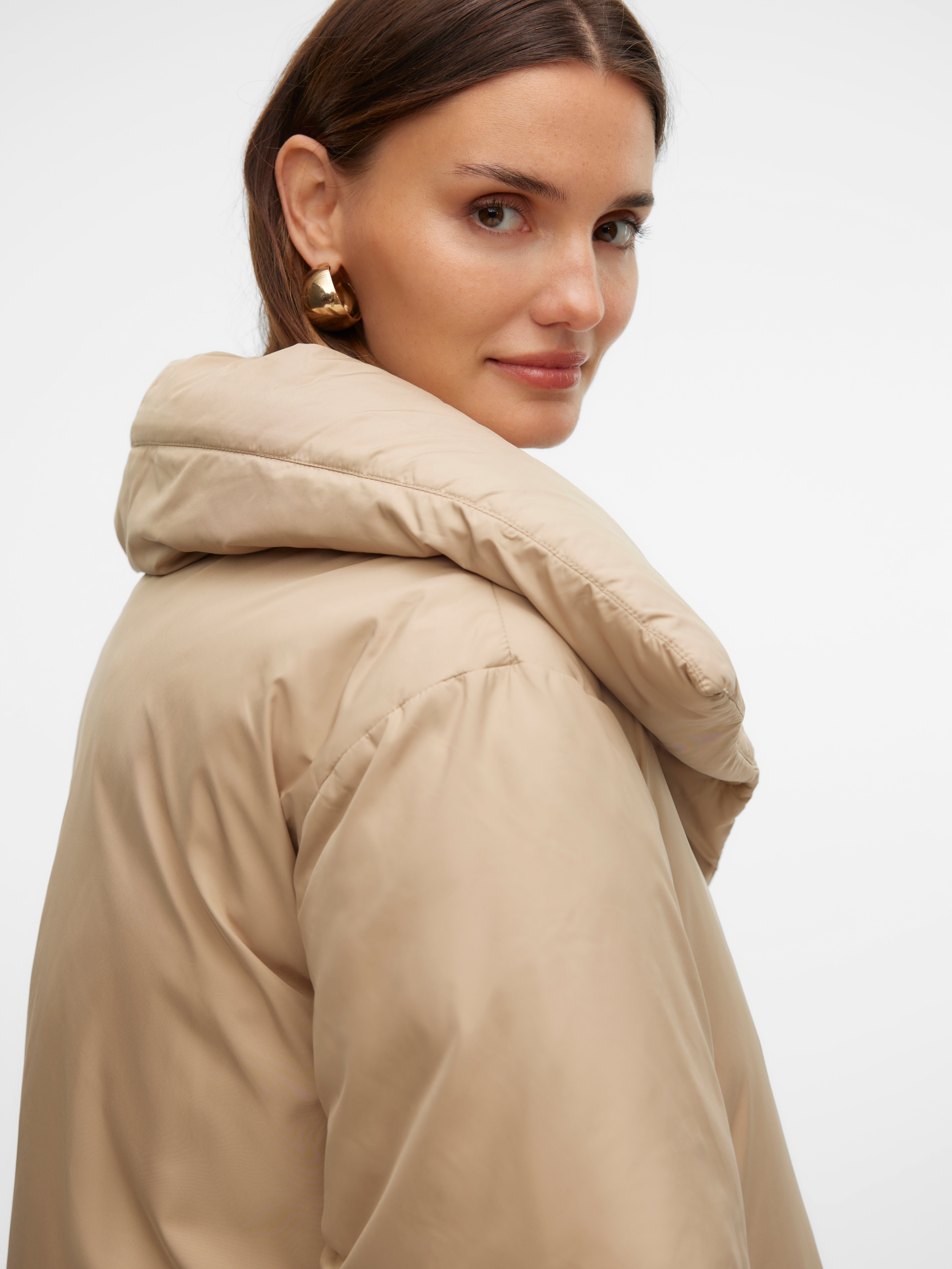 VMLILAH Mantel