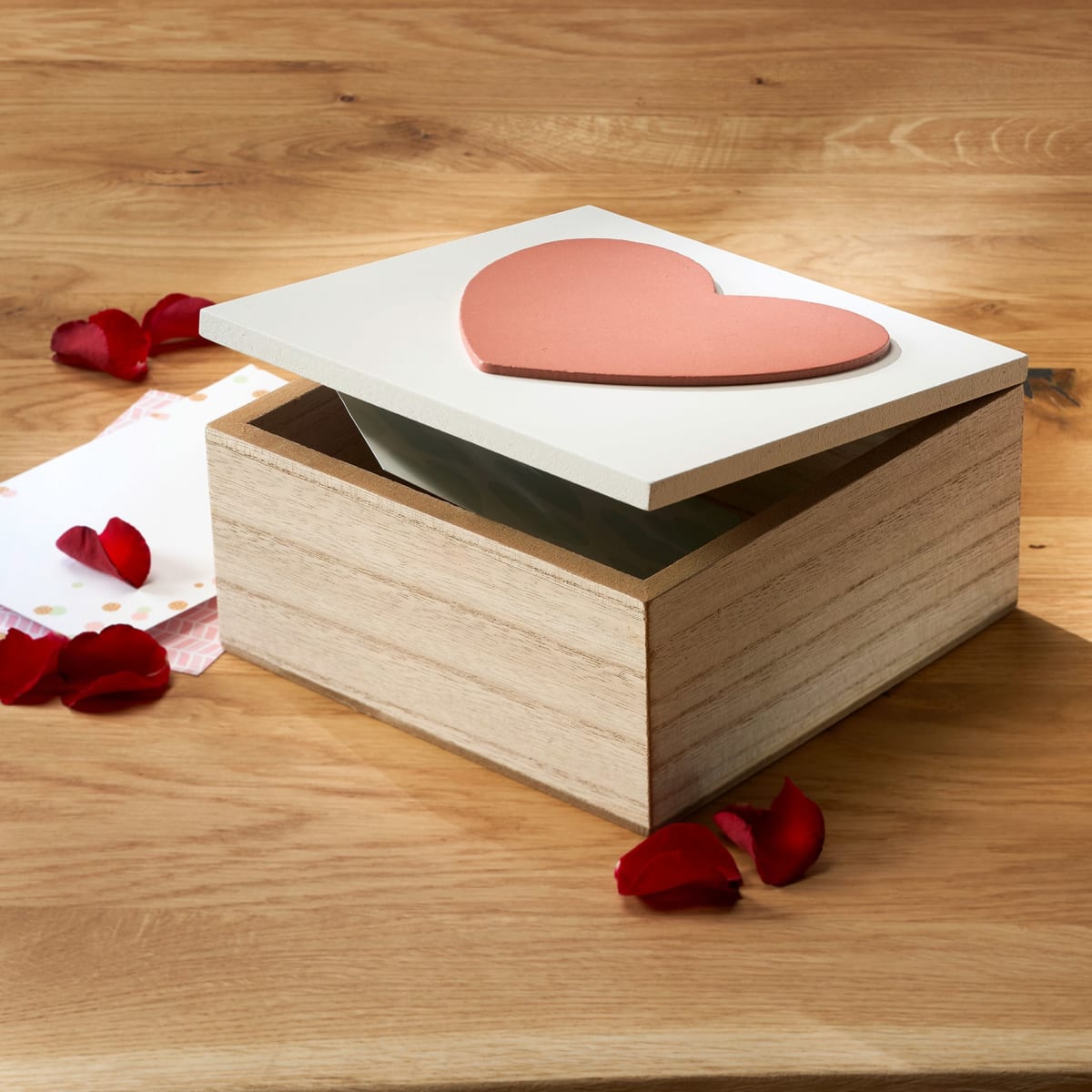 Holzbox mit Herz, weiß-rosa, 1 St