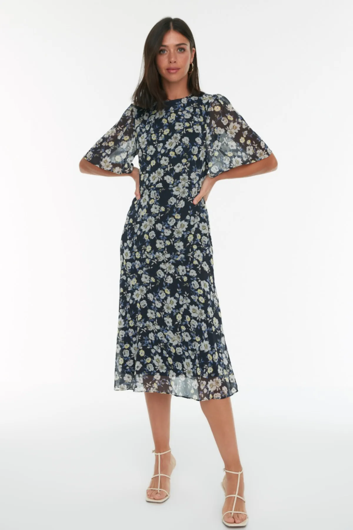 Trendyol Collection  Marineblaues A-Linien-Basic-Midi-Webkleid aus Chiffon TWOSS20EL0908