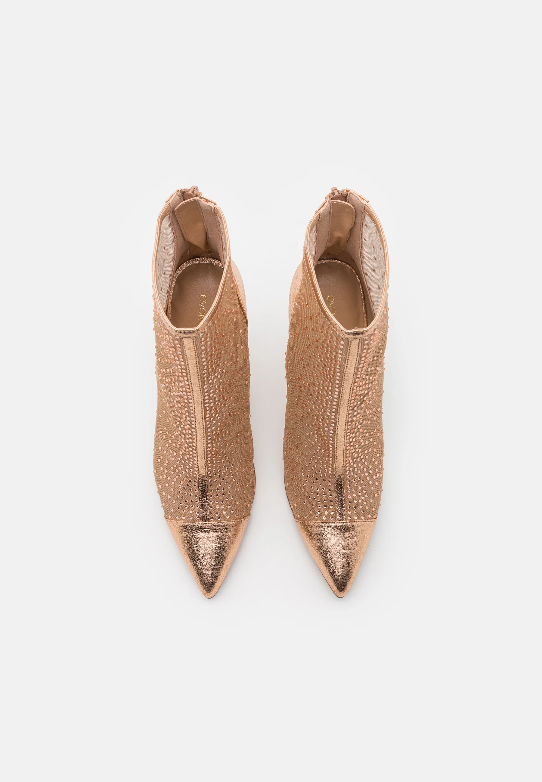 Botines de tacón par e impar