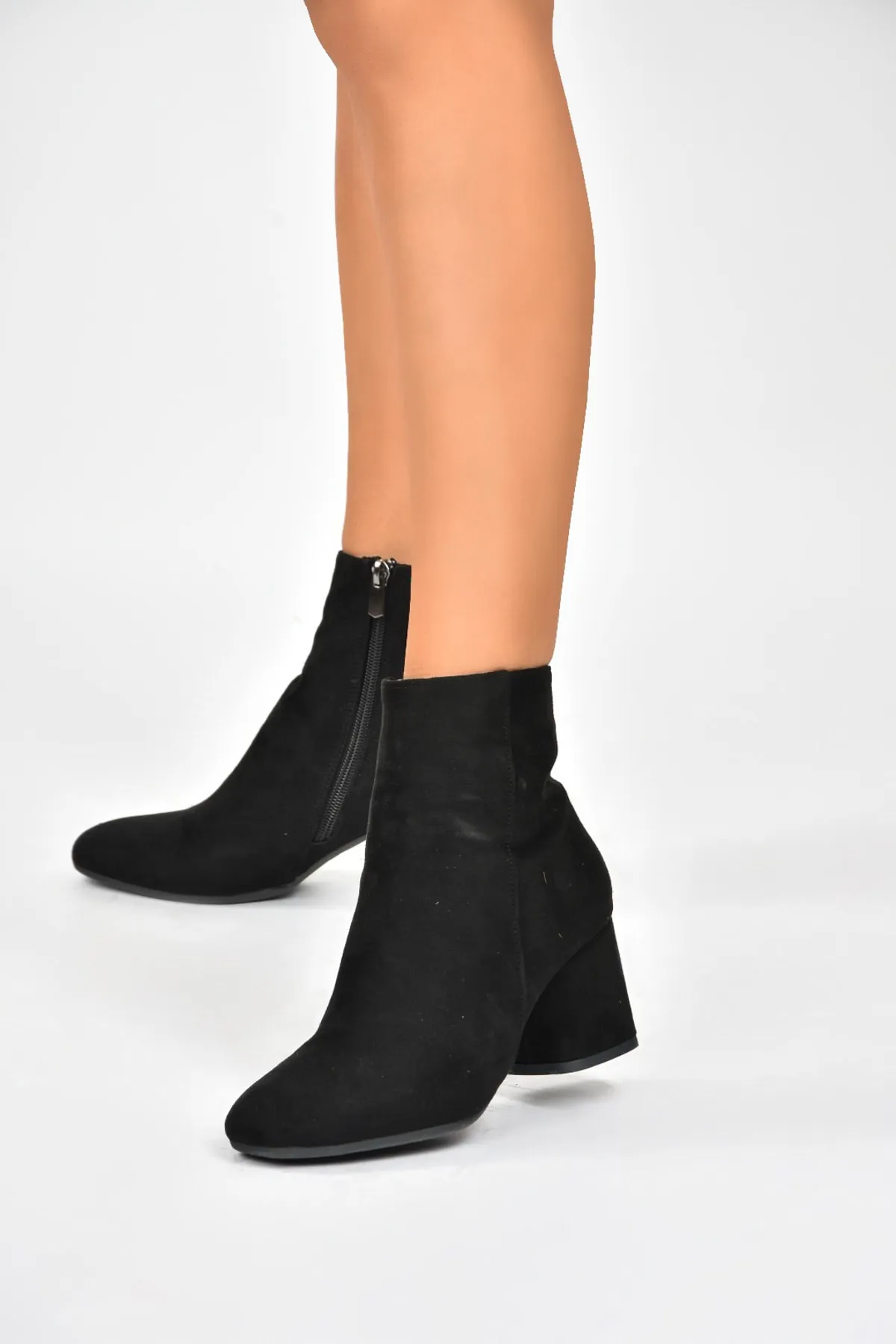 Fox Shoes  Damenstiefel aus schwarzem Wildleder mit dickem Absatz L251089302