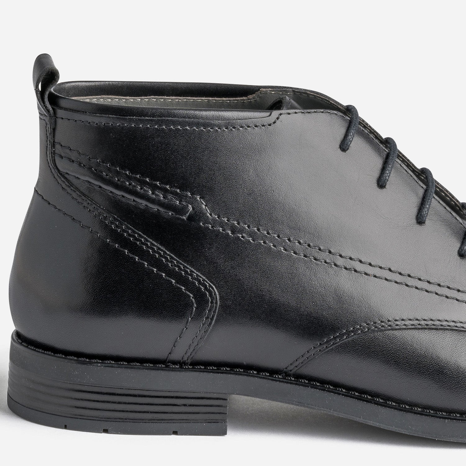 Chukka boots noir en cuir