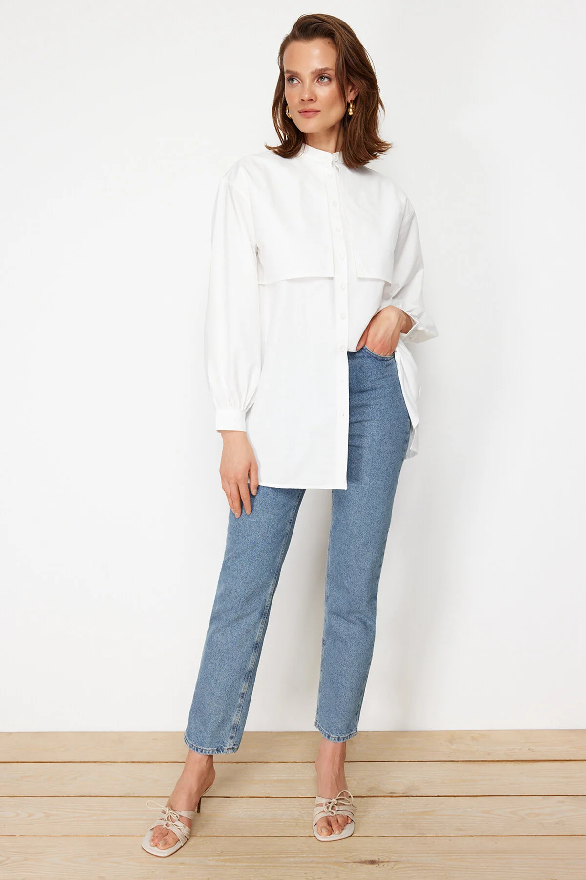 Trendyol Modest  Cremefarbenes gewebtes Baumwollhemd TCTSS23TG00030