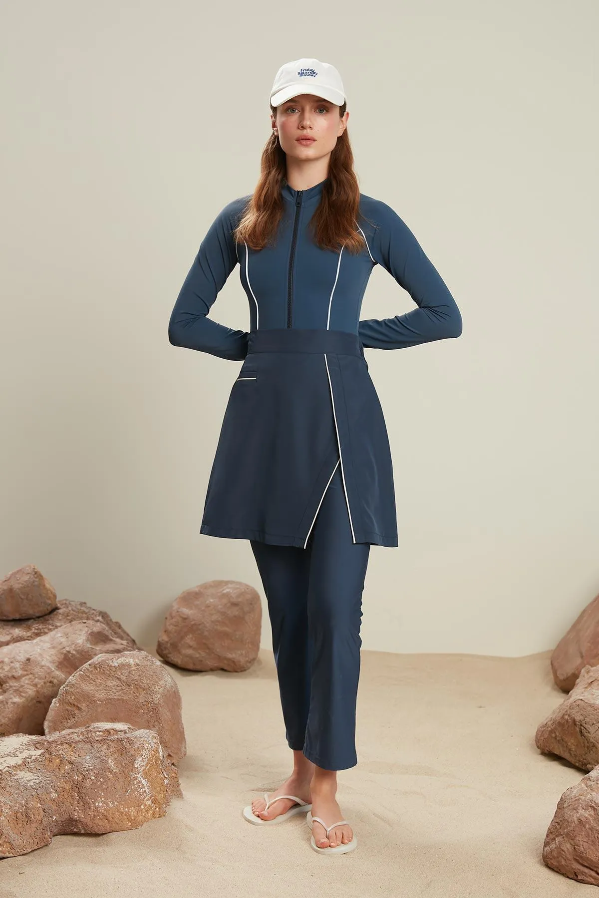 Manuka  HIJAB-BADEHOSE MARINEBLAU