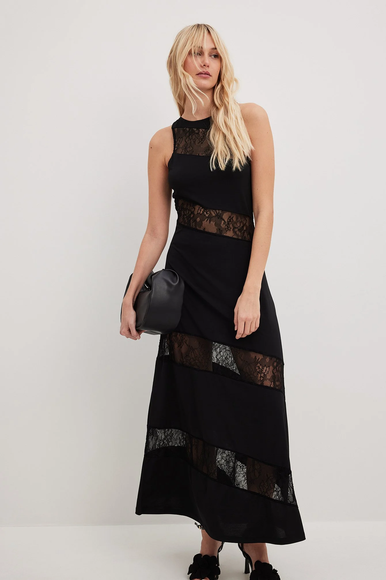 Maxikleid mit Spitzeneinsatz