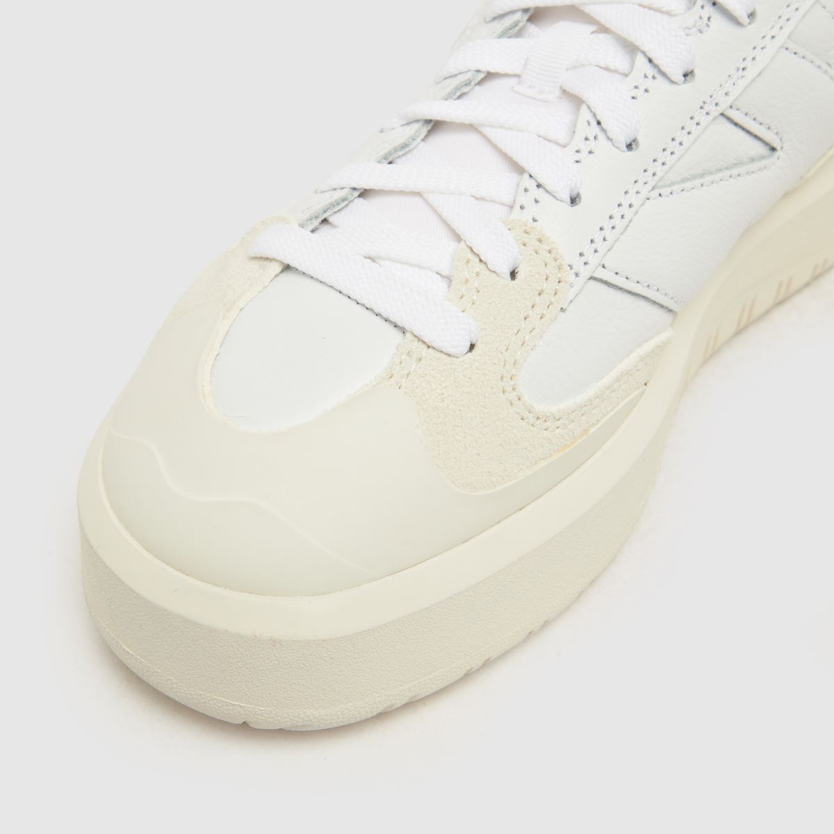 New Balance CT302 sportcipő fehér és piros színben