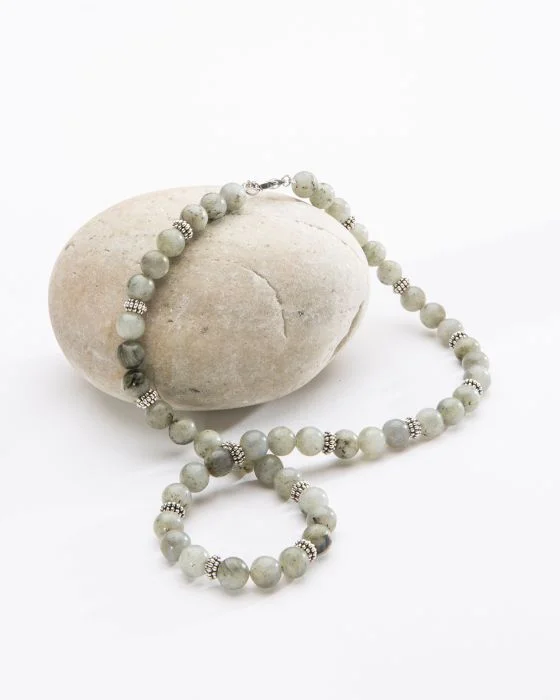 Collier en pierres naturelles
