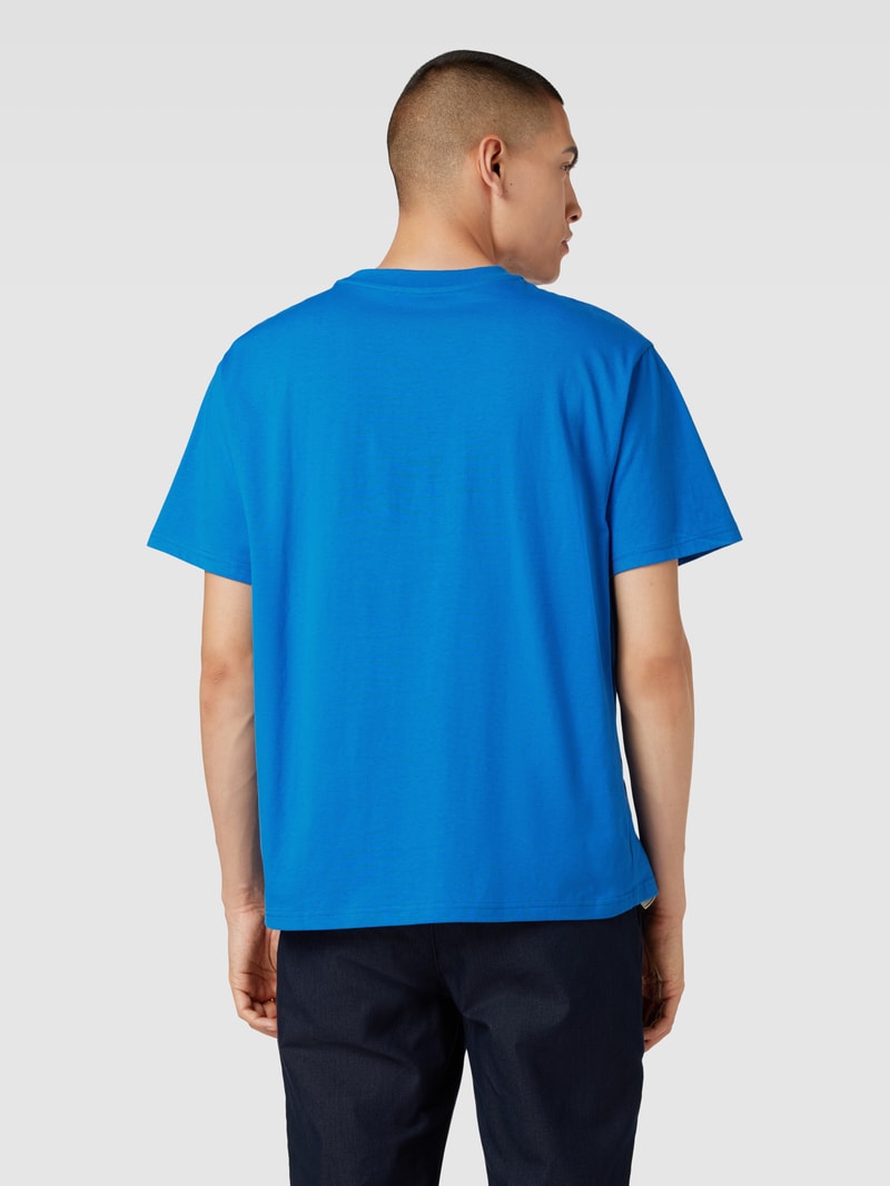T-Shirt mit Rundhalsausschnitt in royalblau