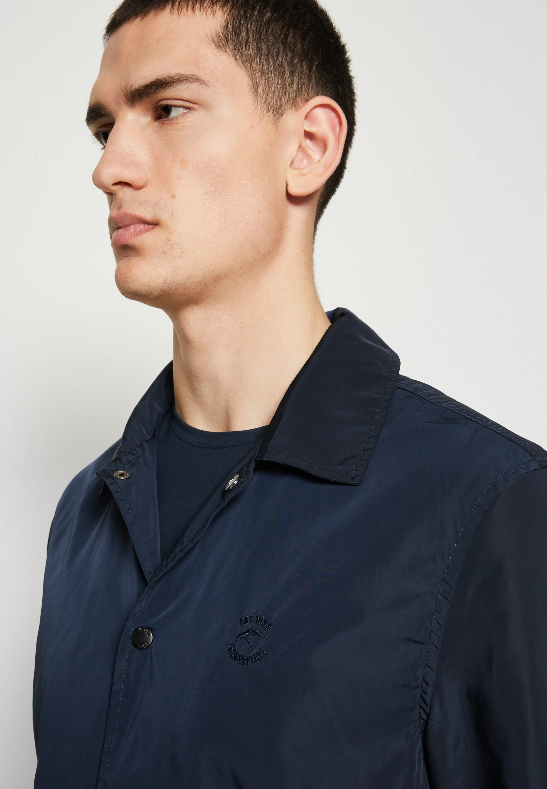 Chaqueta ligera INDICODE JEANS