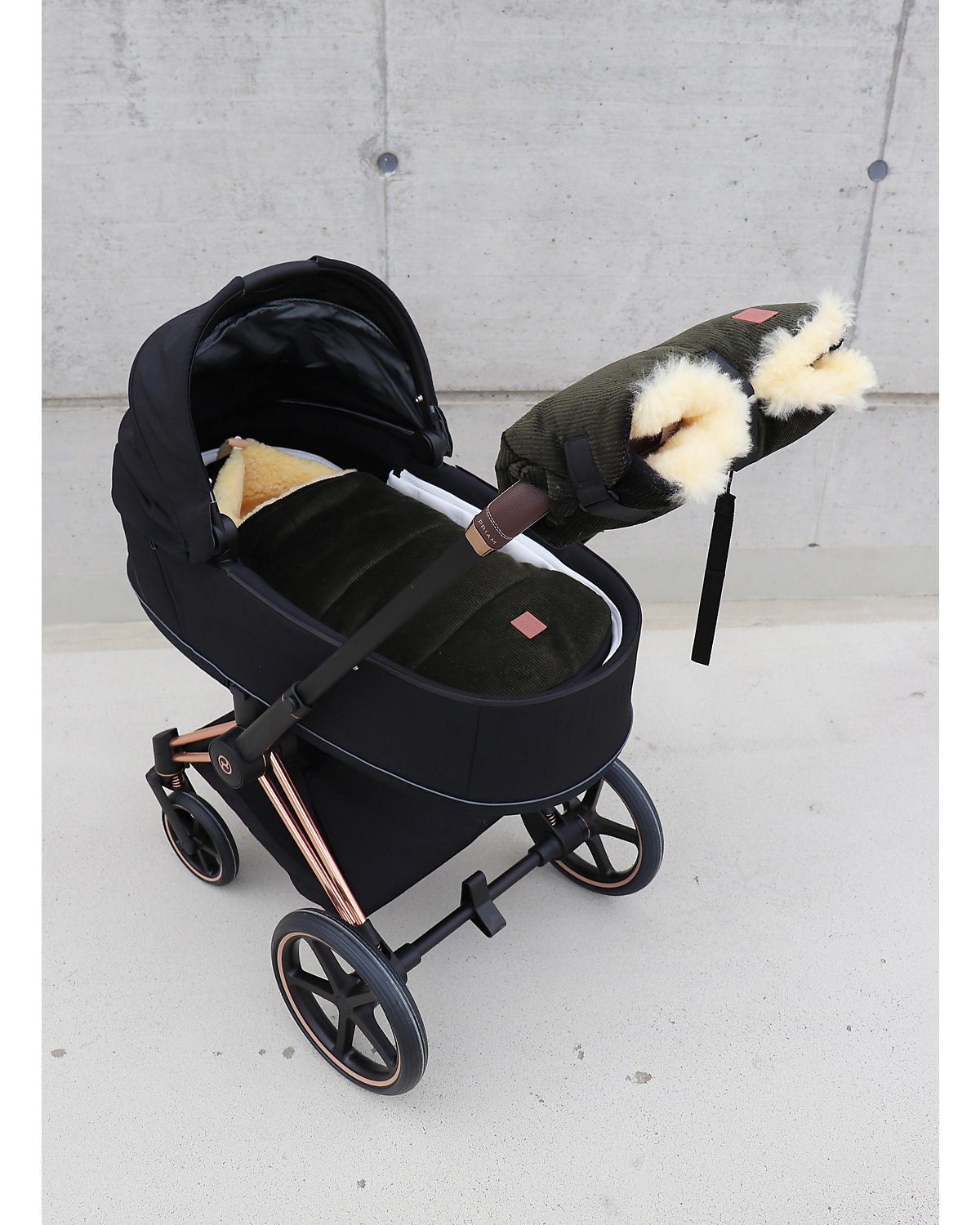 FILIA CORD Babyschalen Fußsack, Lammfell medizin, Fb. olive green