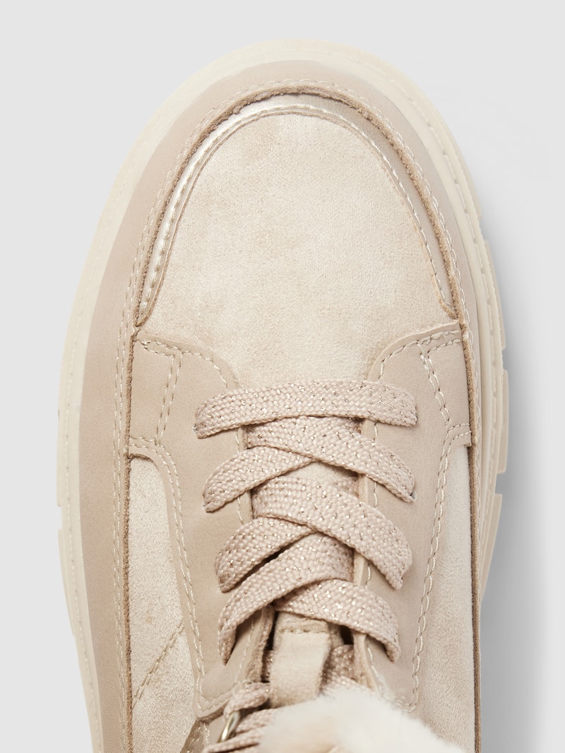 Sneaker mit Kunstfellbesatz in beige