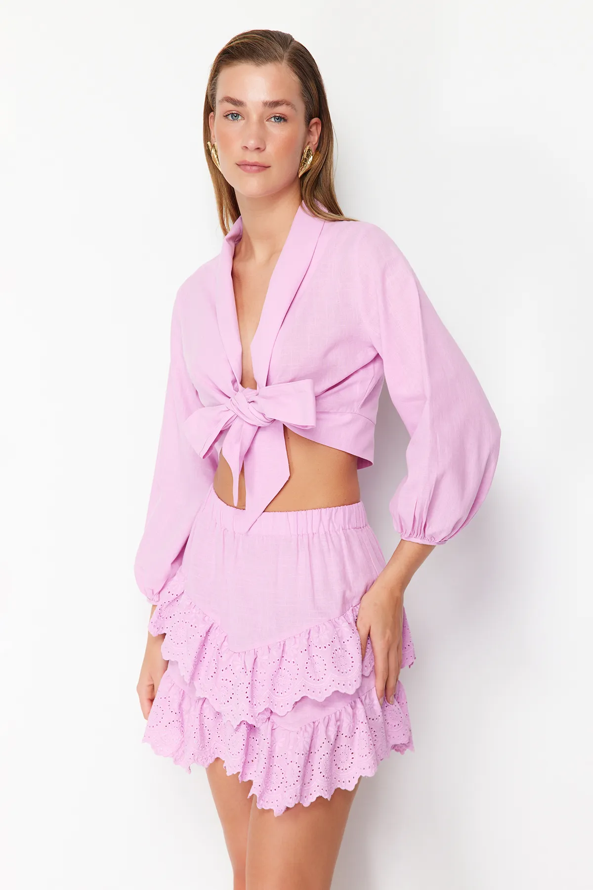 Trendyol Collection  Rosa Mini-Rock aus gewebtem Brode mit Details TBESS24ET00004