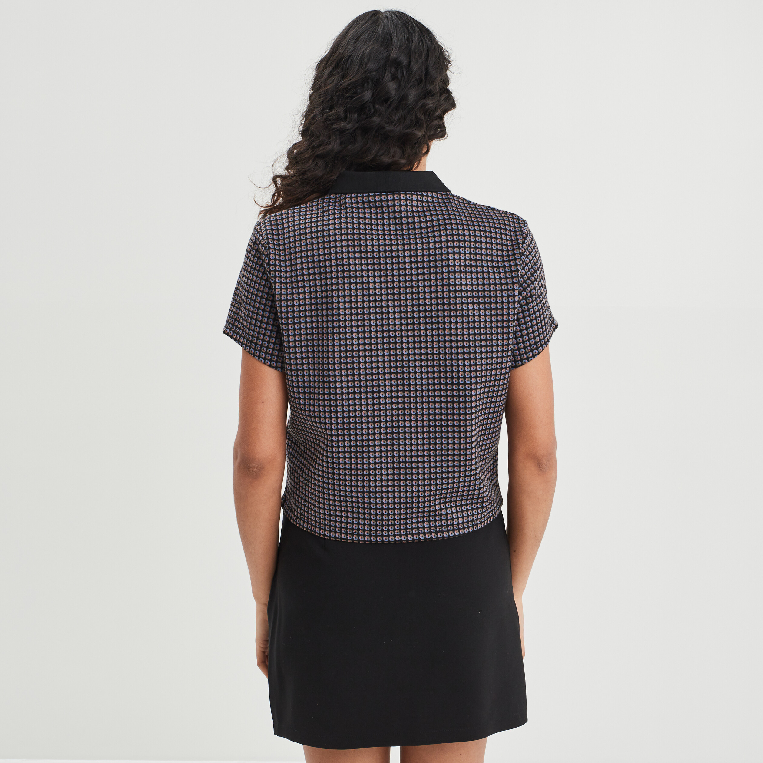 T-shirt manches courtes col polo noir femme | La Halle