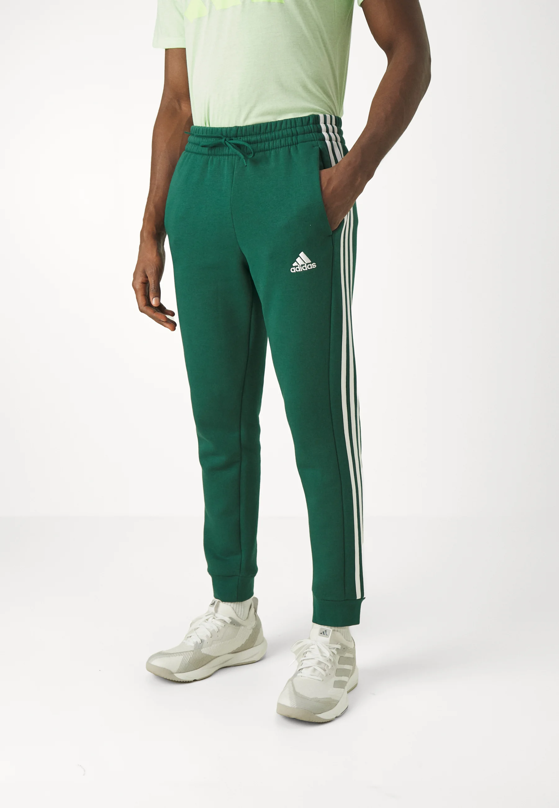 adidas Sportswear ESSENTIALS TAPERED CUFF PANTS - Pantalones deportivos