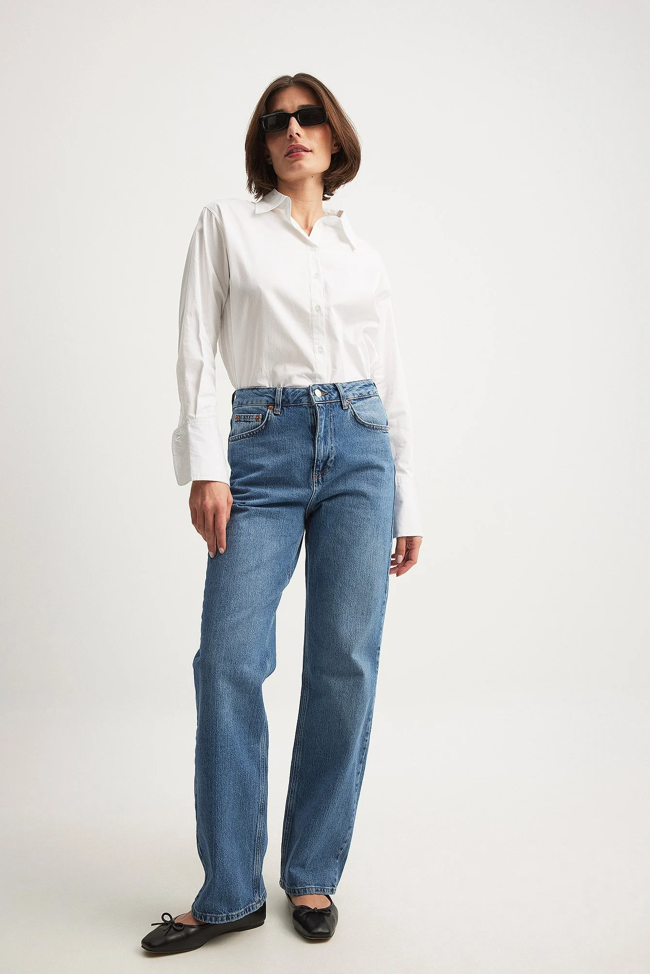 Gerade geschnittene Jeans mit hoher Taille