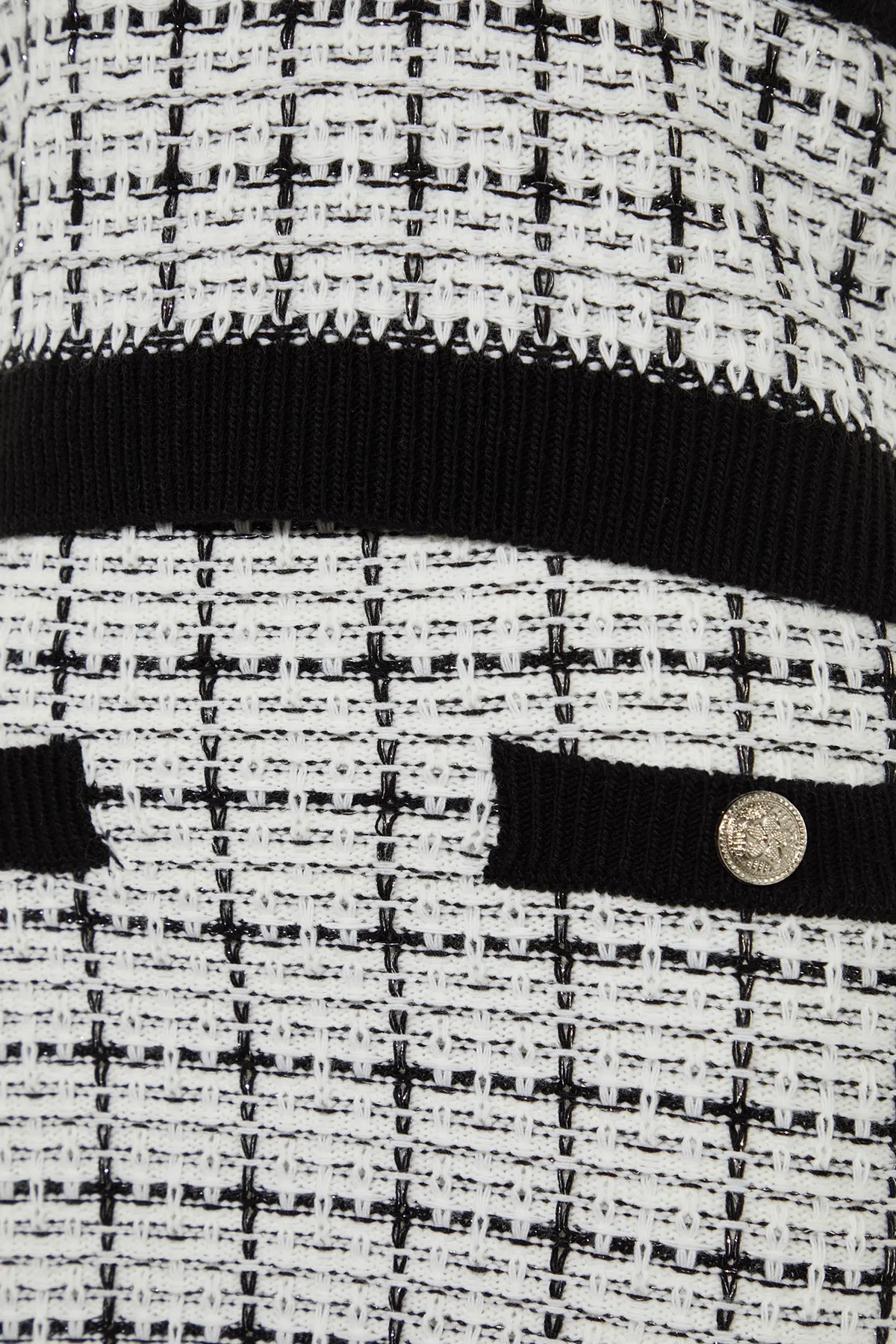 Trendyol Collection  Schwarzes Set aus Oberteil und Unterteil in Tweed-Optik mit Glitzer-Strickrock TWOAW21AU0003