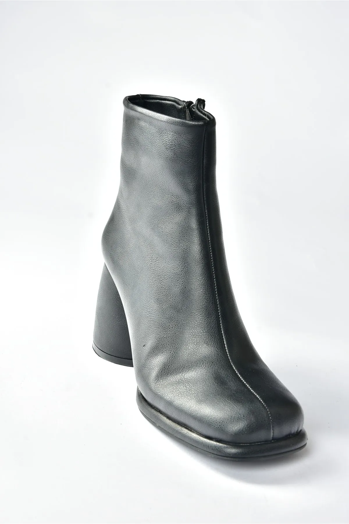 Fox Shoes  Schwarze Damenstiefel mit dickem Absatz N404090109