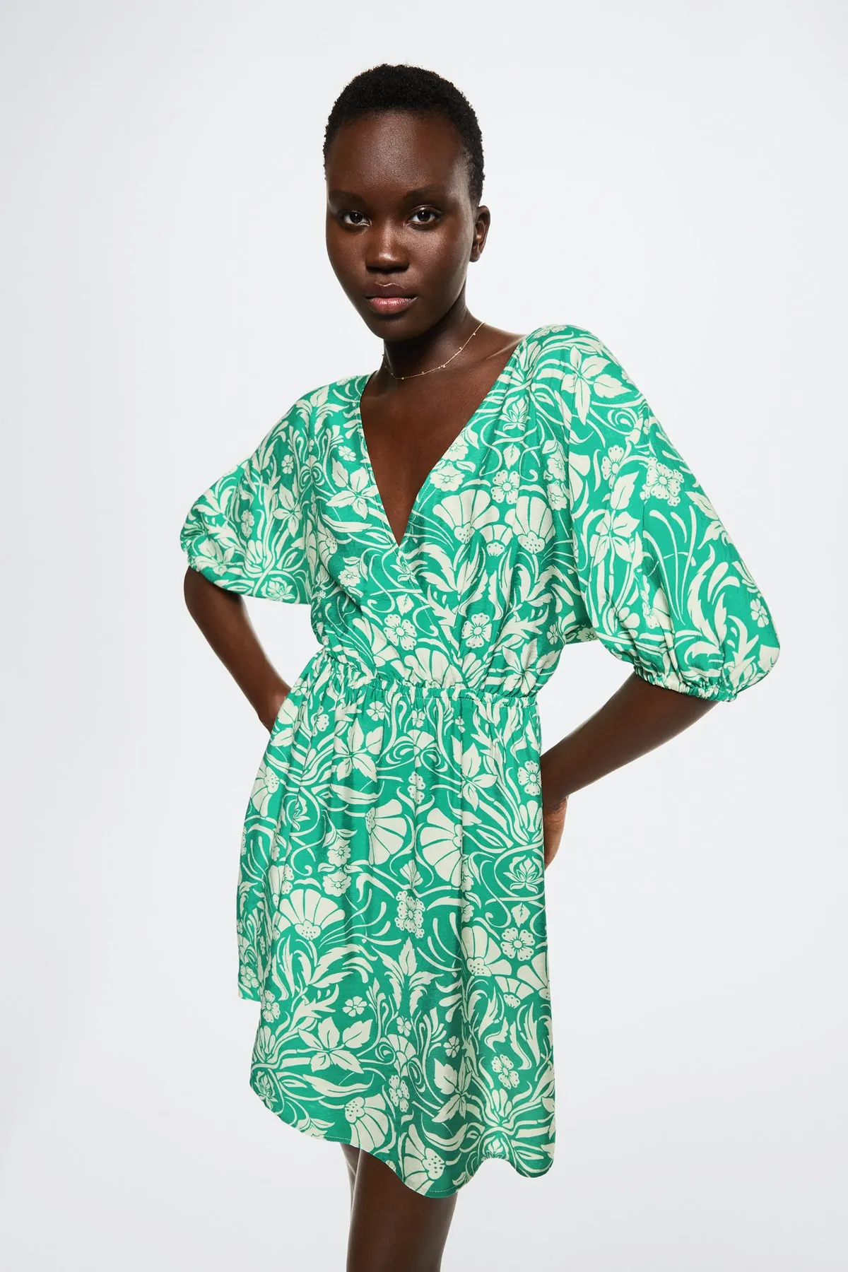 MANGO  Grünes Damenkleid 37072881