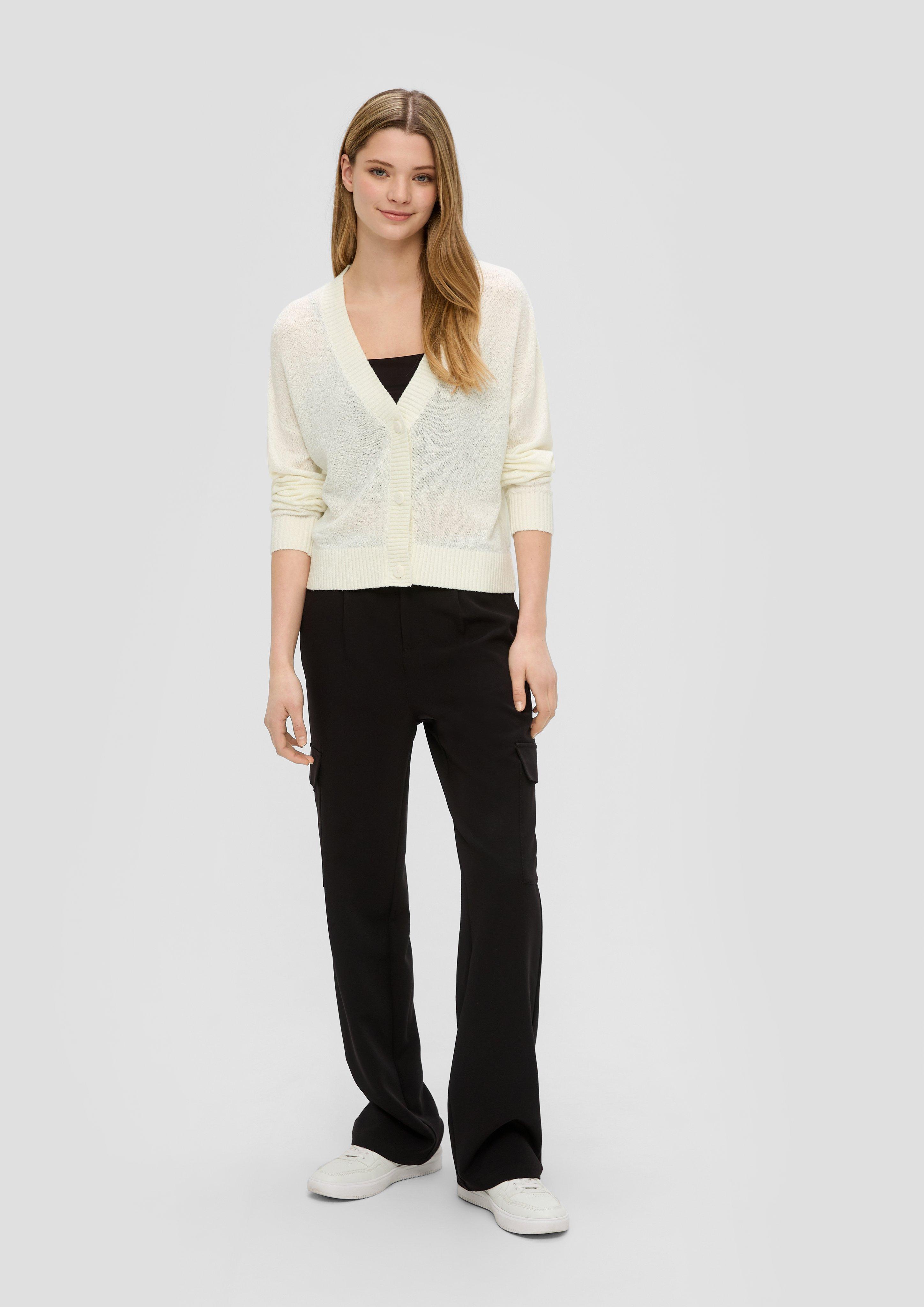 Verkürzte Strickjacke mit Knöpfen  2143199-0200