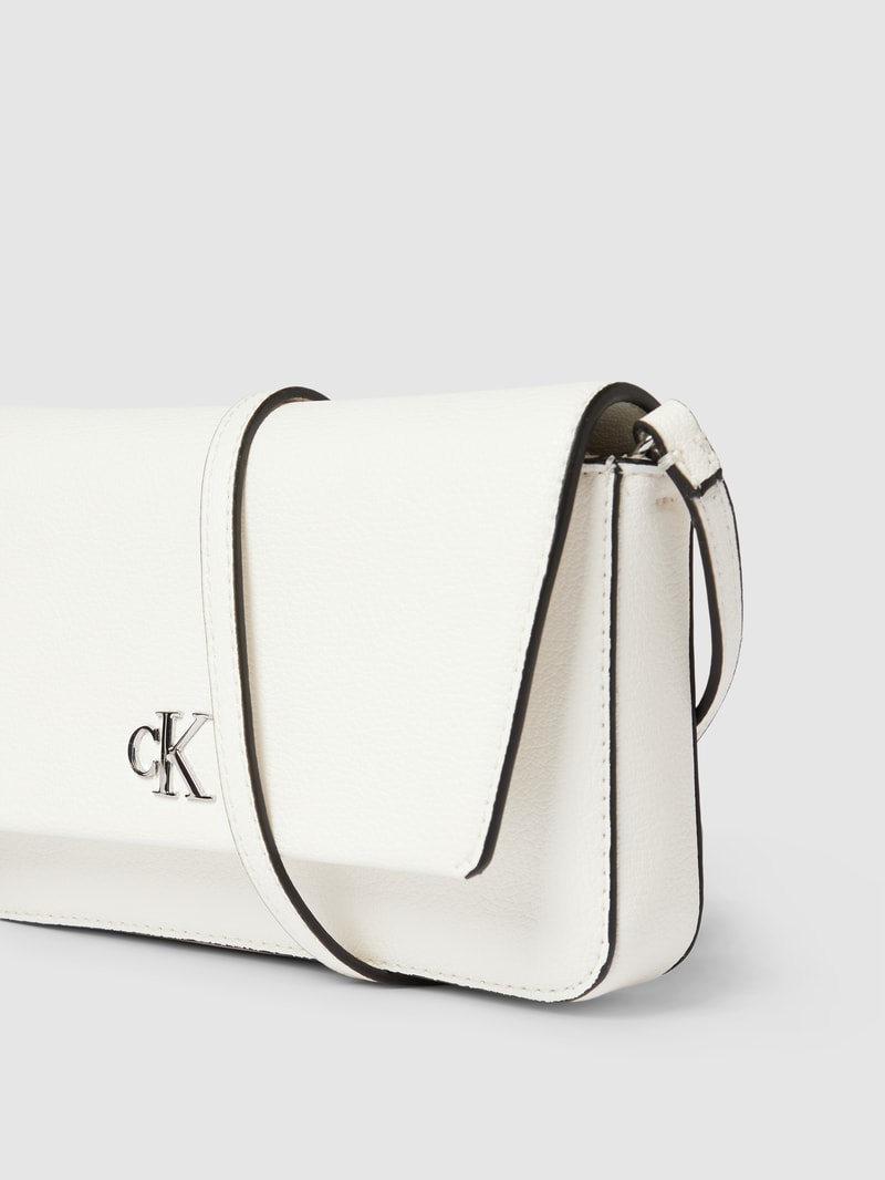 Handtasche mit Label-Applikation Modell 'MINIMAL' in weiß