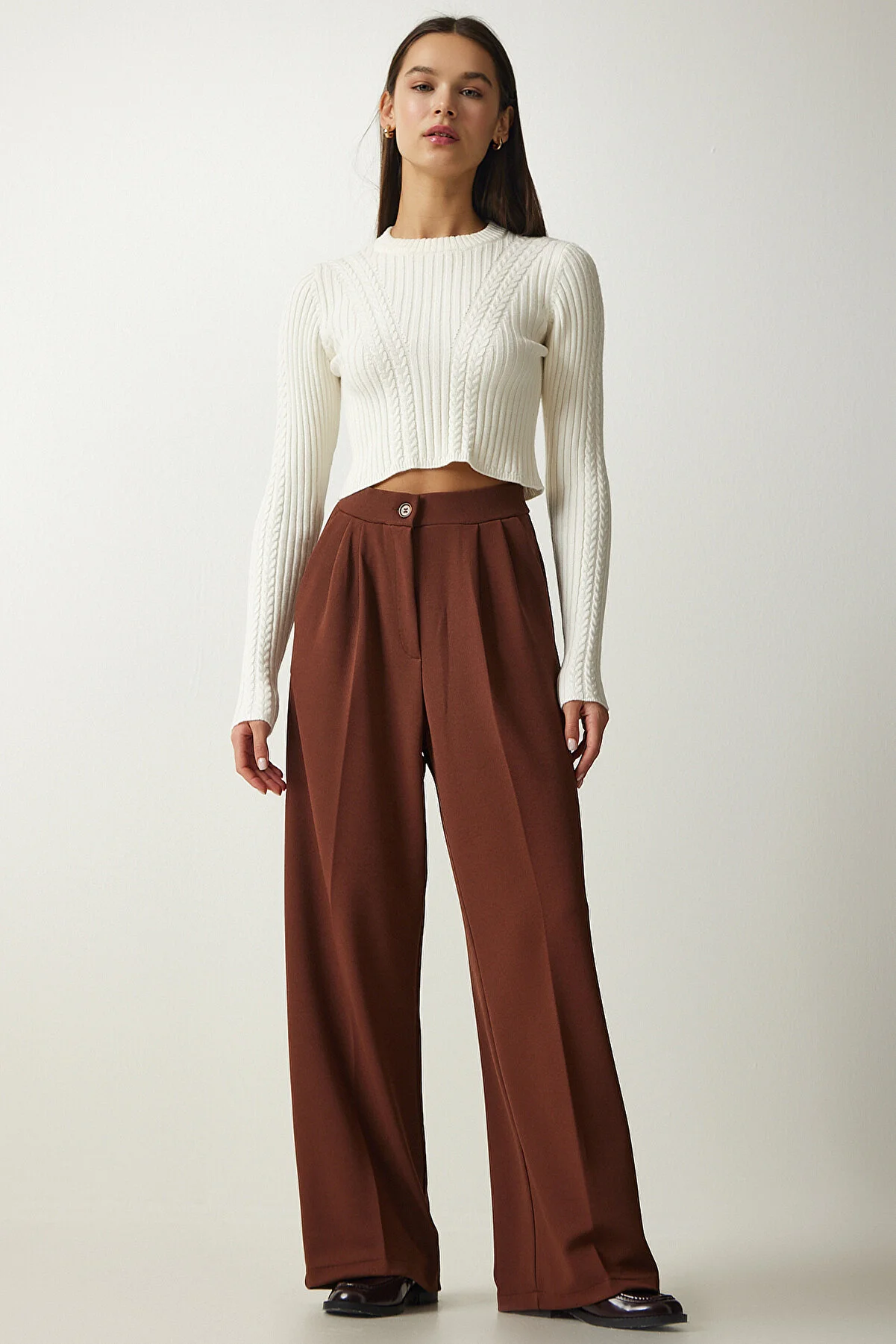 Happiness İstanbul  Braune Palazzo-Hose mit Falten für Damen DW00004