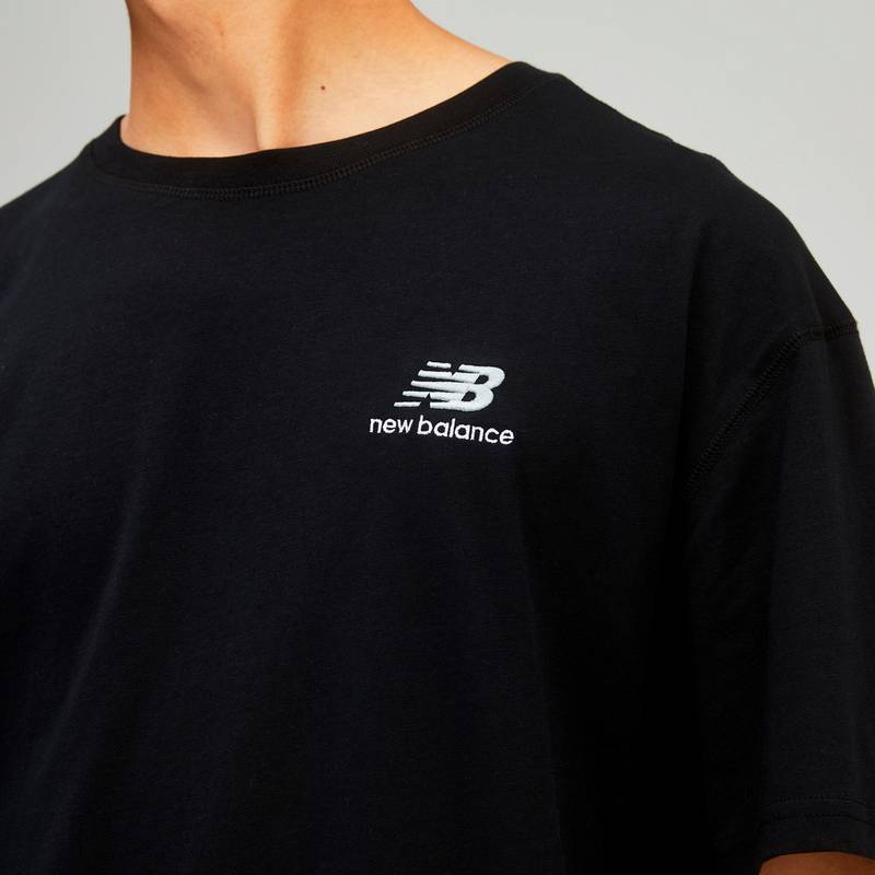 NEW BALANCE Essentials T-Shirt
