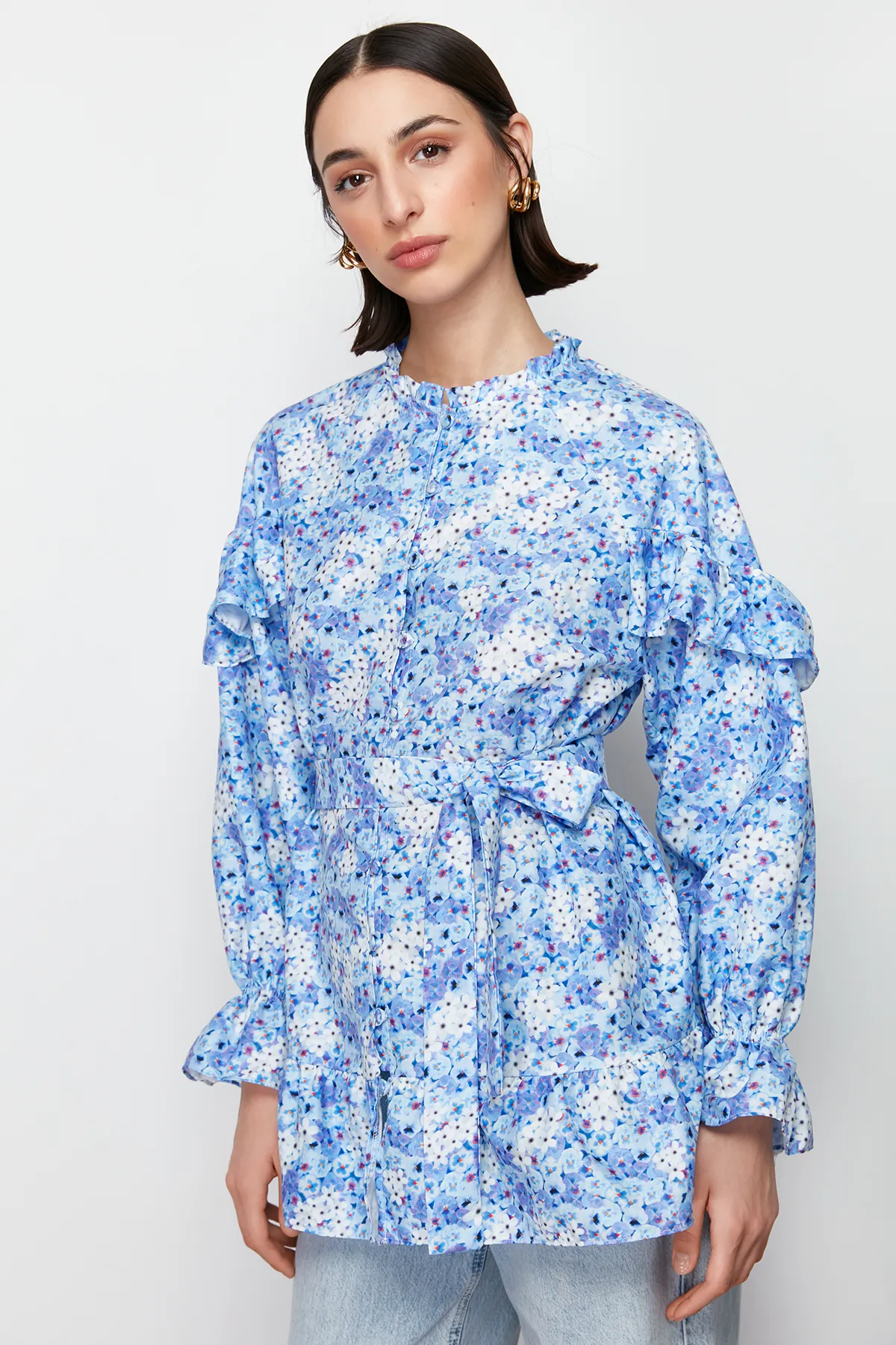 Trendyol Modest  Hellblaue gewebte Tunika mit Blumenmuster TCTSS24UK00025