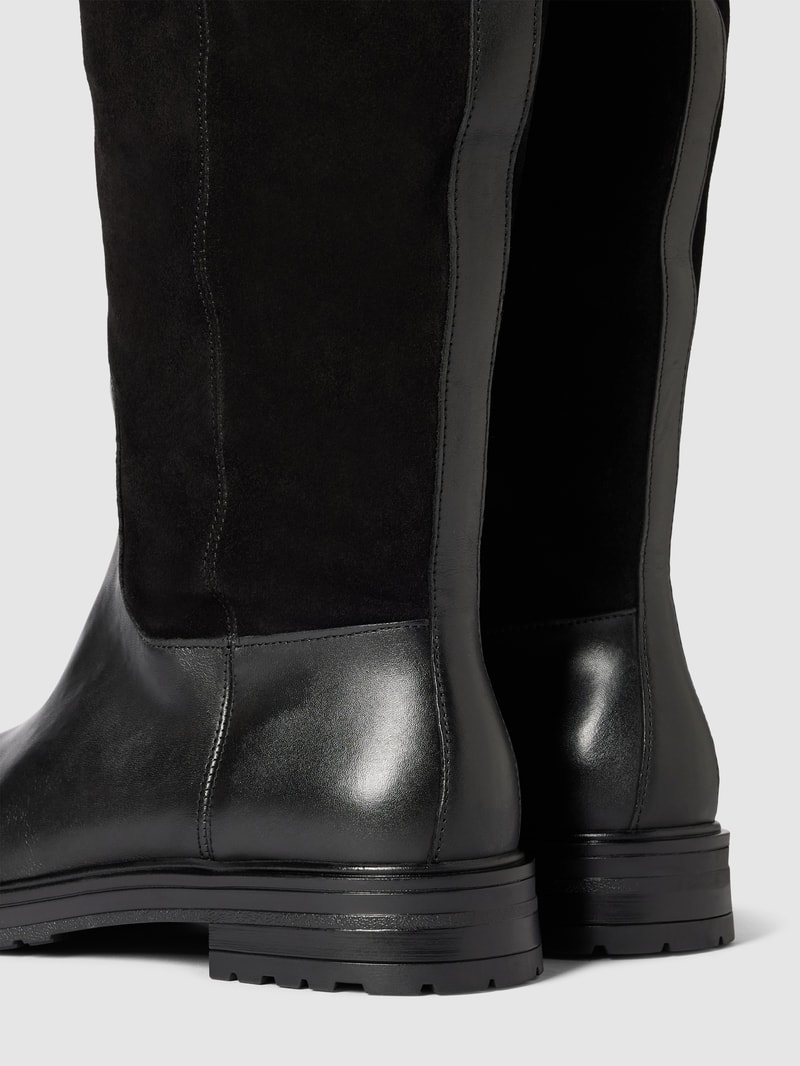 Stiefel mit Two-Tone-Machart in schwarz