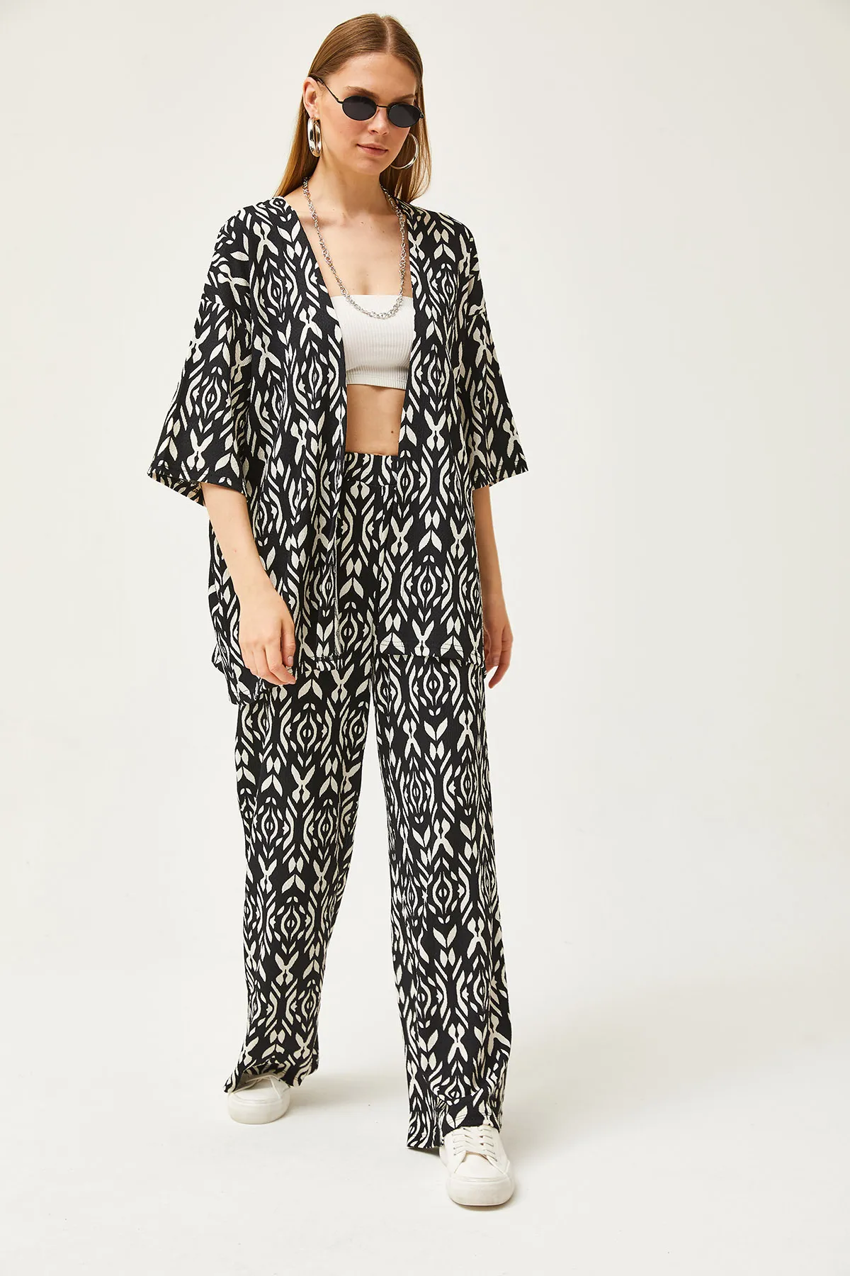 Olalook  Schwarzes Oberteil und Hose mit Kimonomuster für Damen, Anzug TKM-19000279