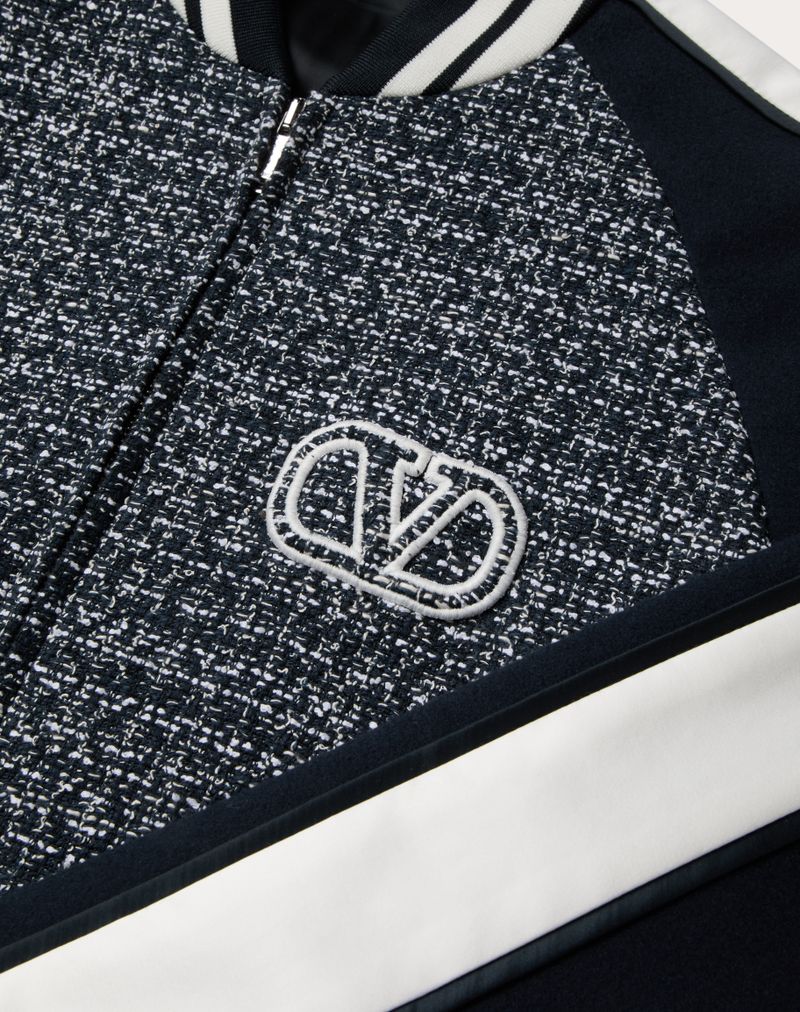 Jaqueta bomber em tweed de algodão e viscose com patch exclusivo Vlogo.