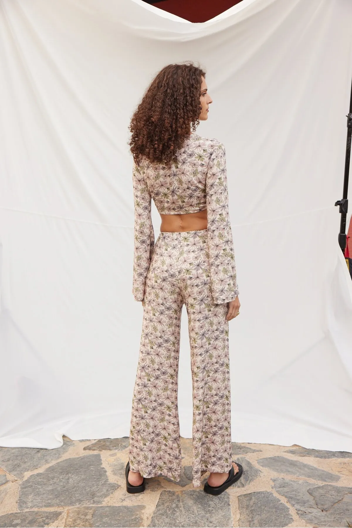 VATKALI  Set aus Bluse und Hose mit Blumenmuster
